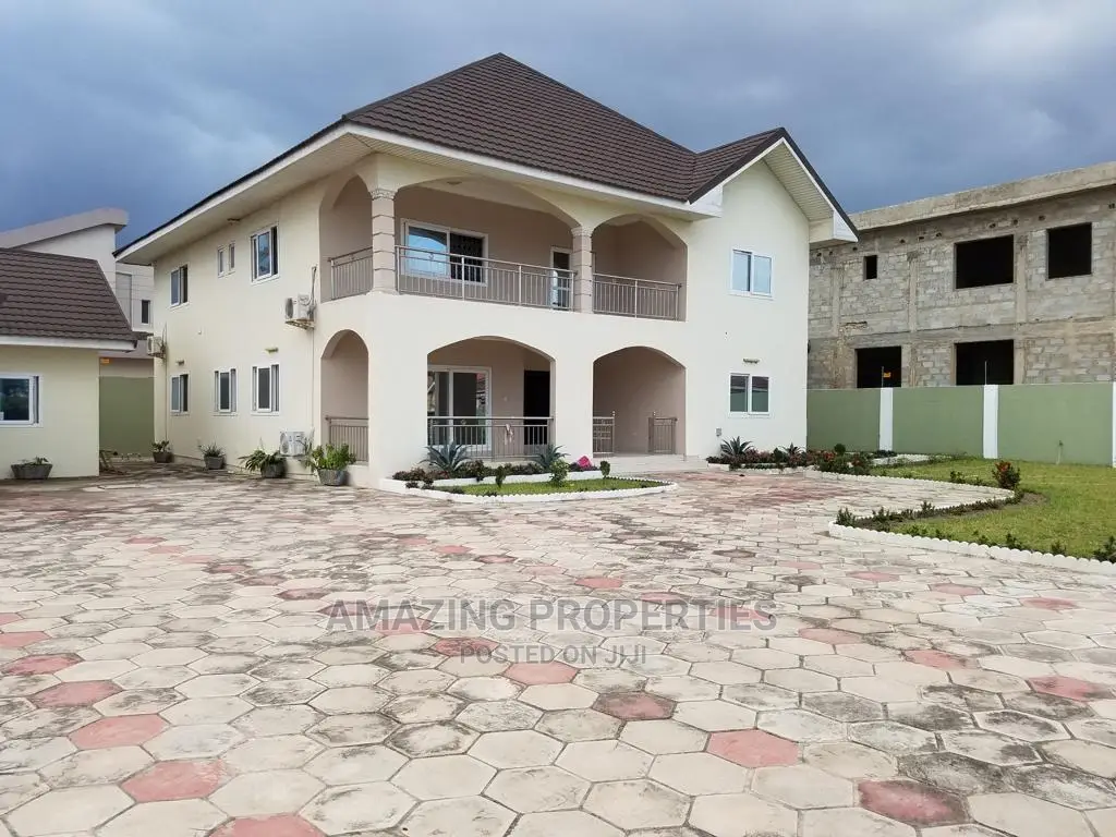5bdrm House in Spintex for Sale
