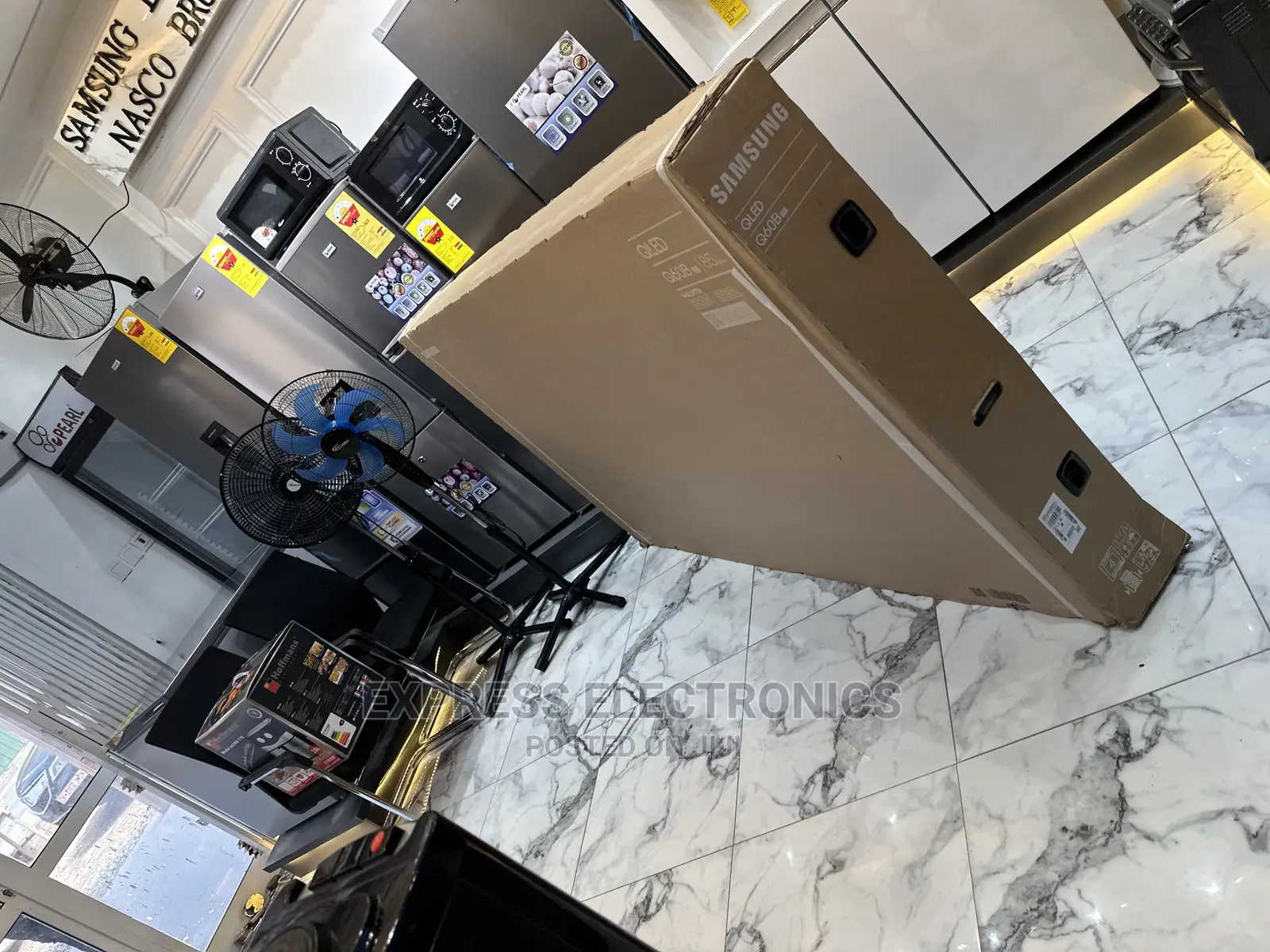 True Cinema Experience QLED UHD Smart Samsung 85q60a