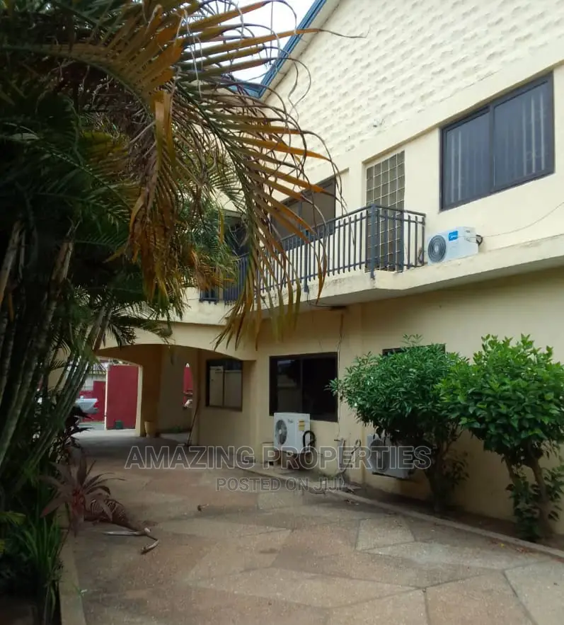 7bdrm House in Labone for Rent