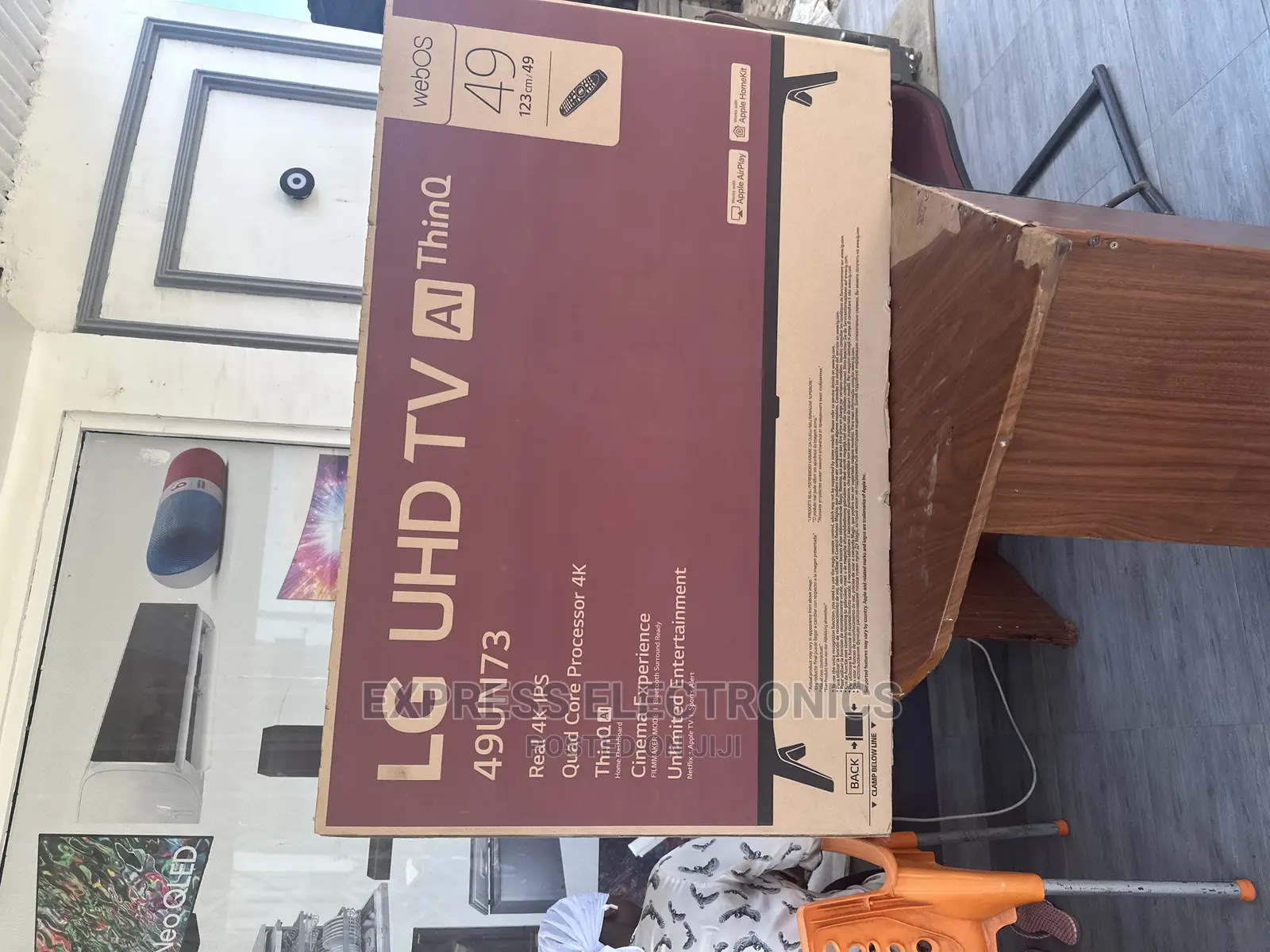 Smart LG UHD Display 49”Un73 Series