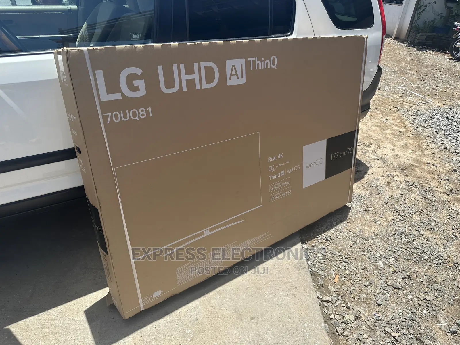 Sleek and Slim Look  70uq81 UHD Smart LG