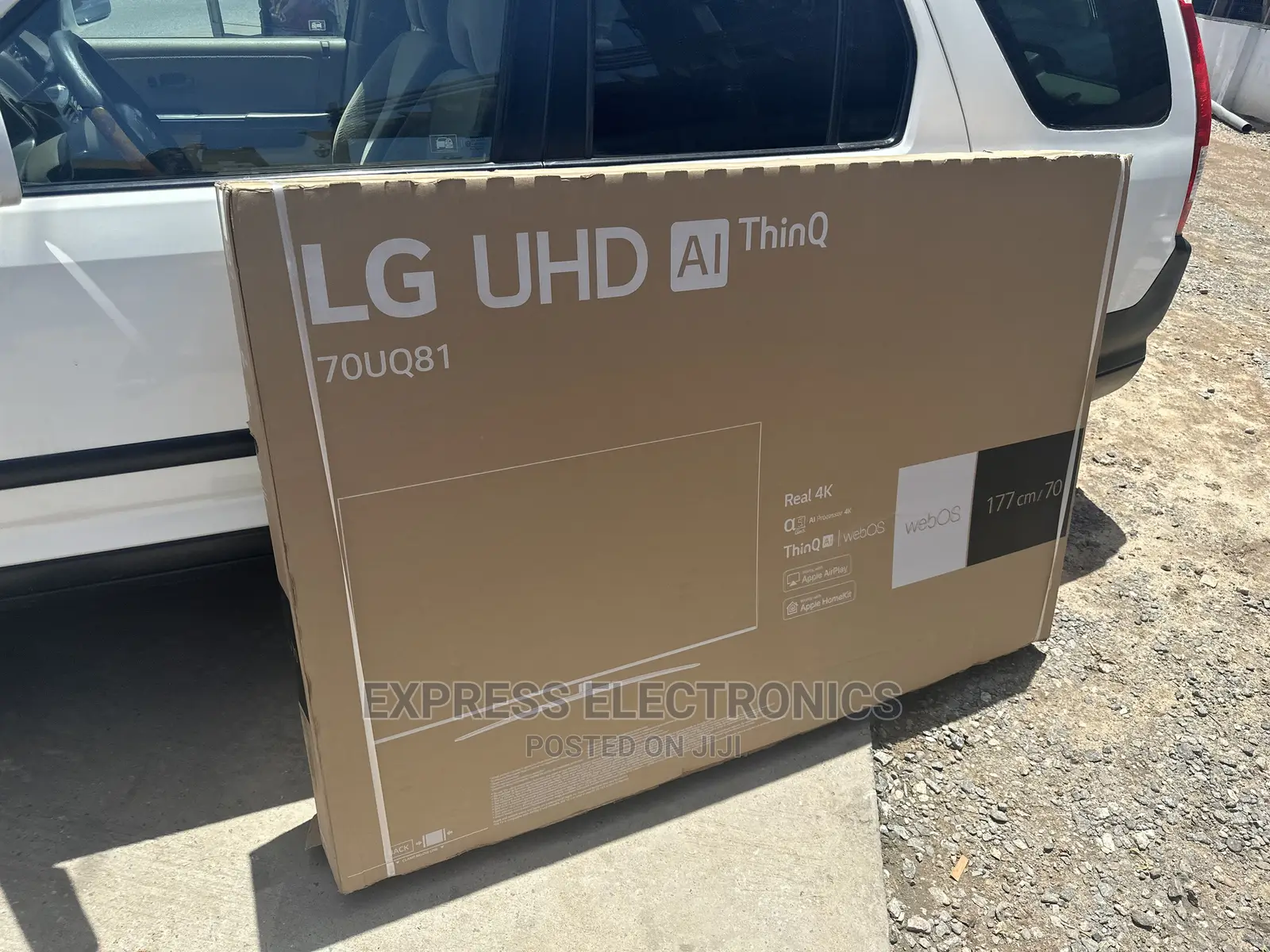 Sleek and Slim Look  70uq81 UHD Smart LG