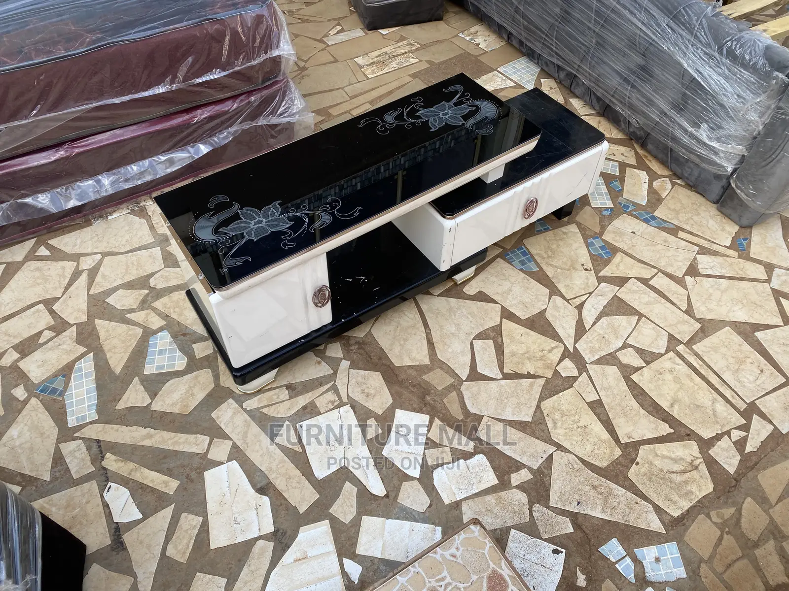 Great TV Stand for Sell . Free Delivery