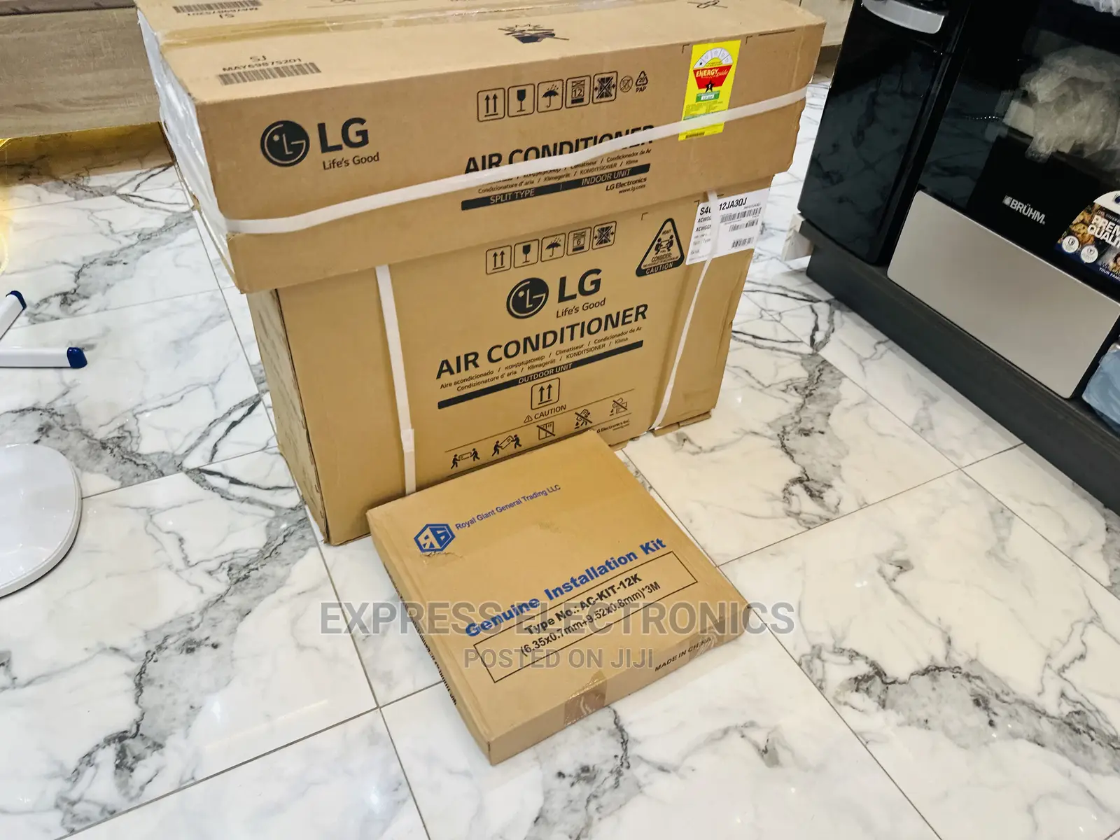 Low Noise and Windy Airflow Smart Inverter LG S4-Q12ja3a3