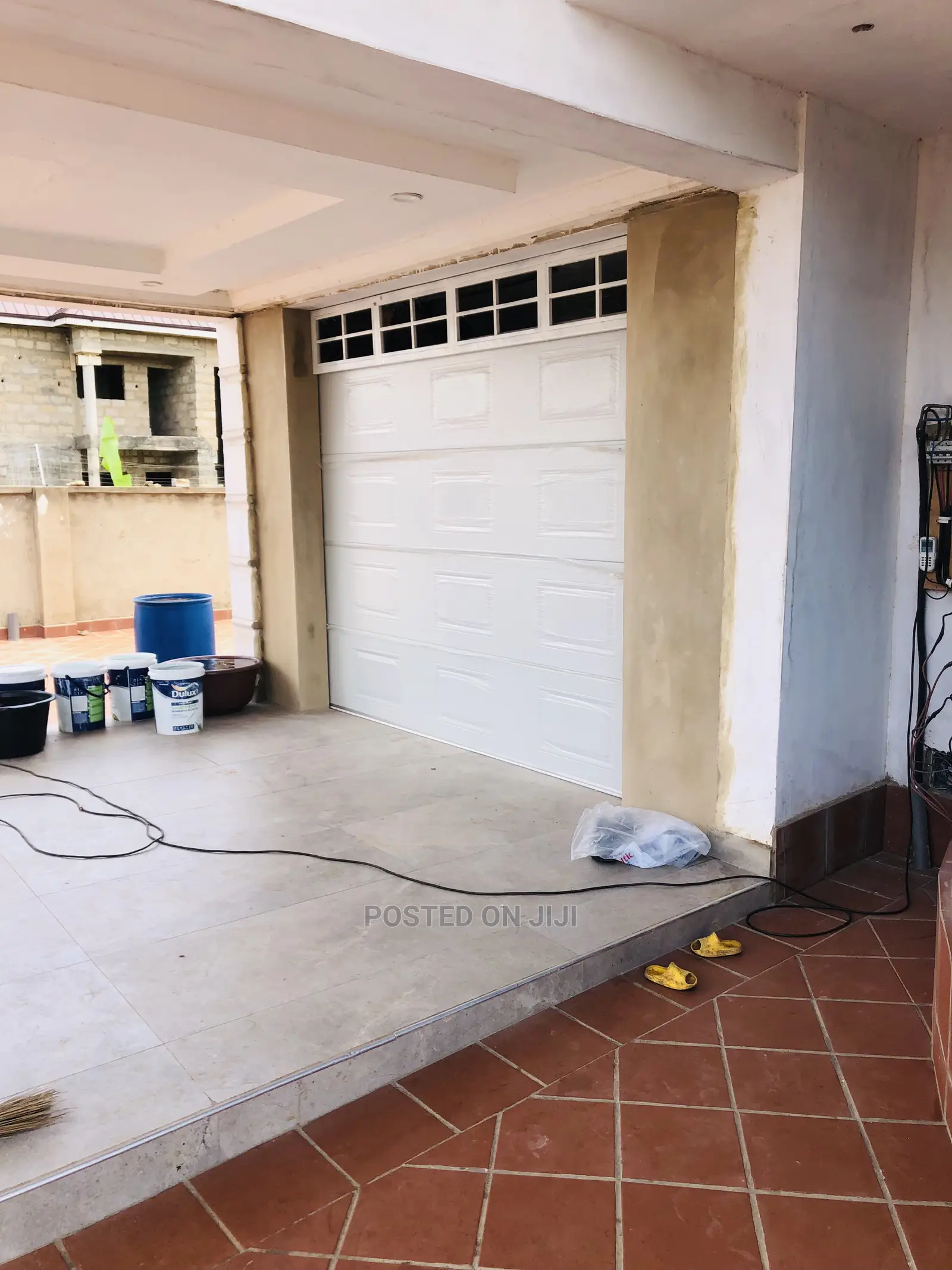 Ultra Automated Mordern Garage Door
