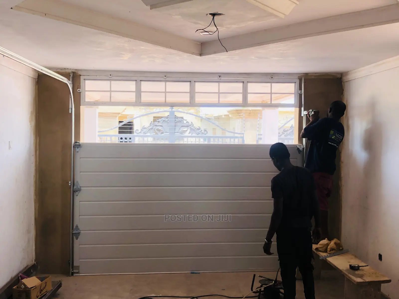 Ultra Automated Mordern Garage Door