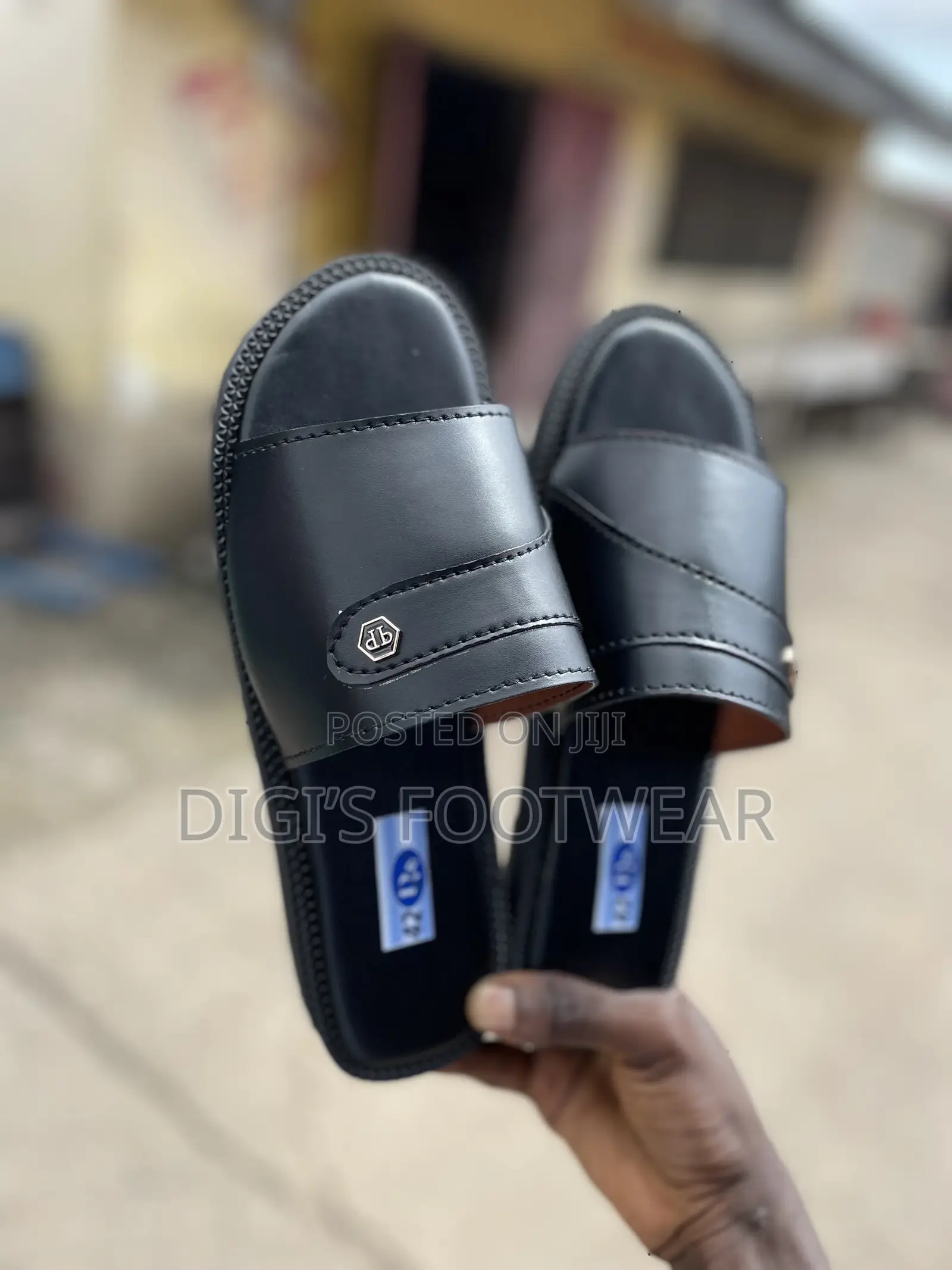 Black Ntwabom Leather Slipper