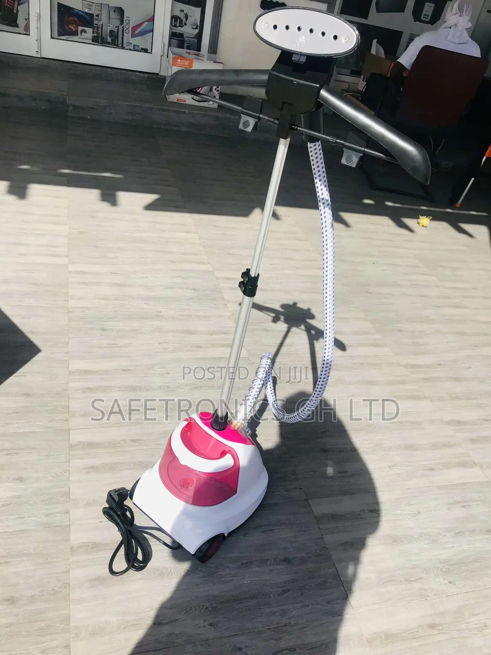 LG Vacuum Cleaner 2000W Vc5420nntr