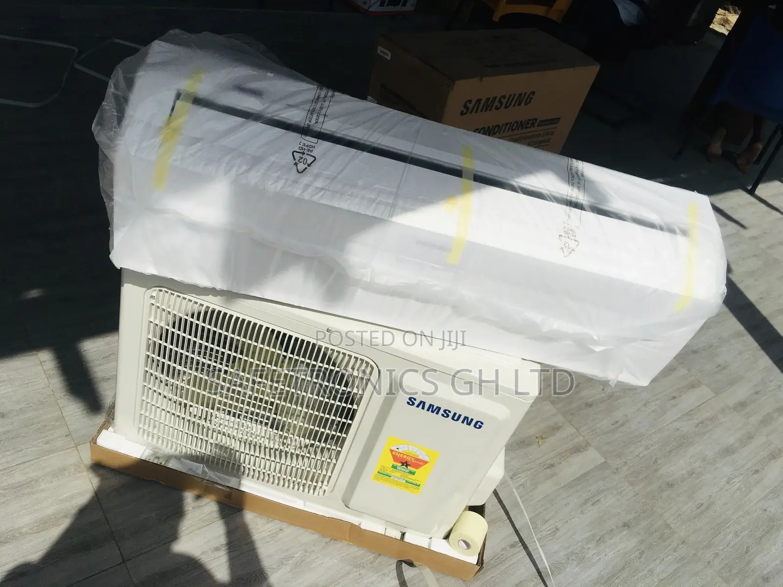 Samsung 2.5HP Wind Free R410a Gas Inverter AC