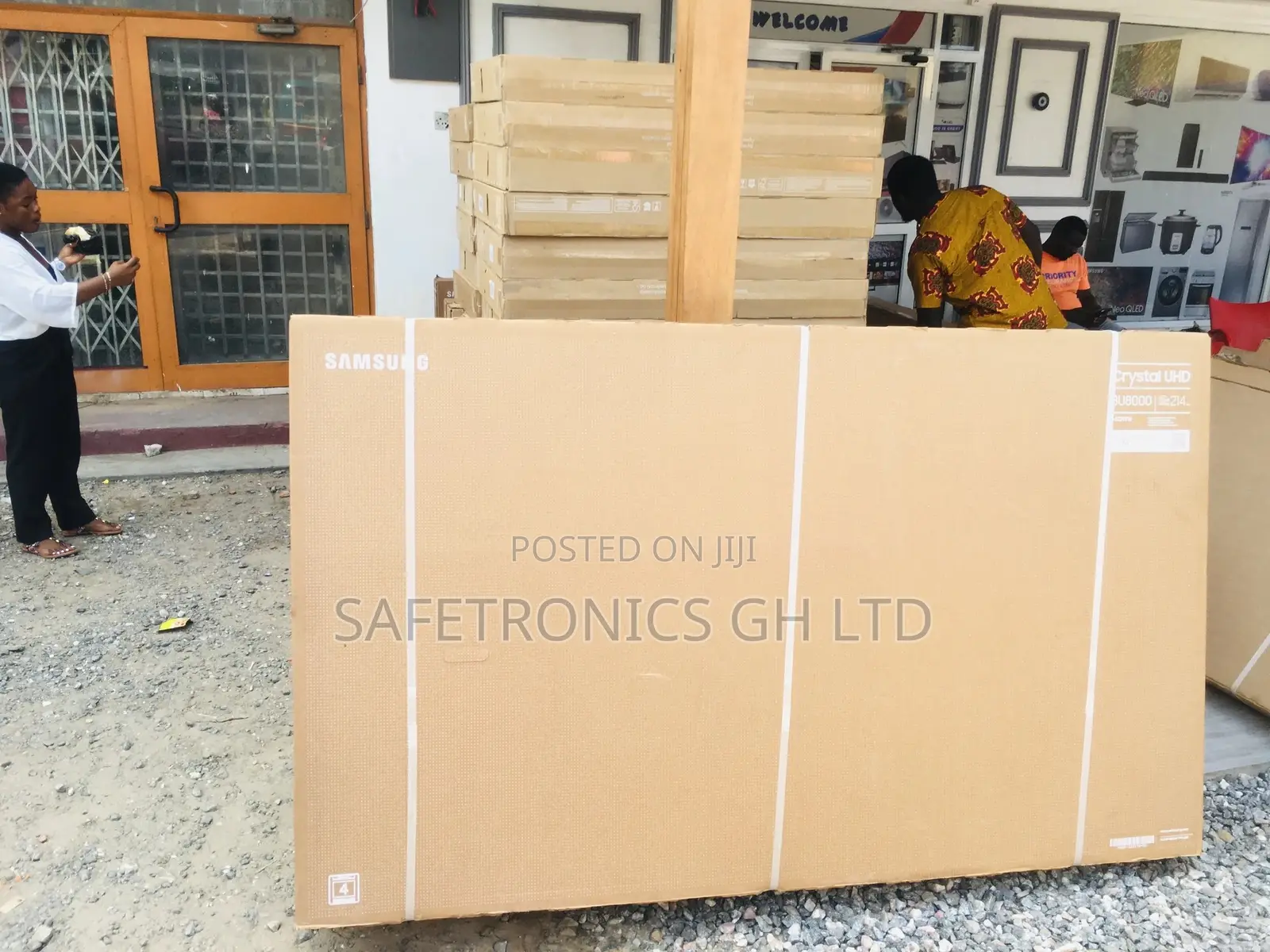 Available 65” Samsung BU80 LED Tv 