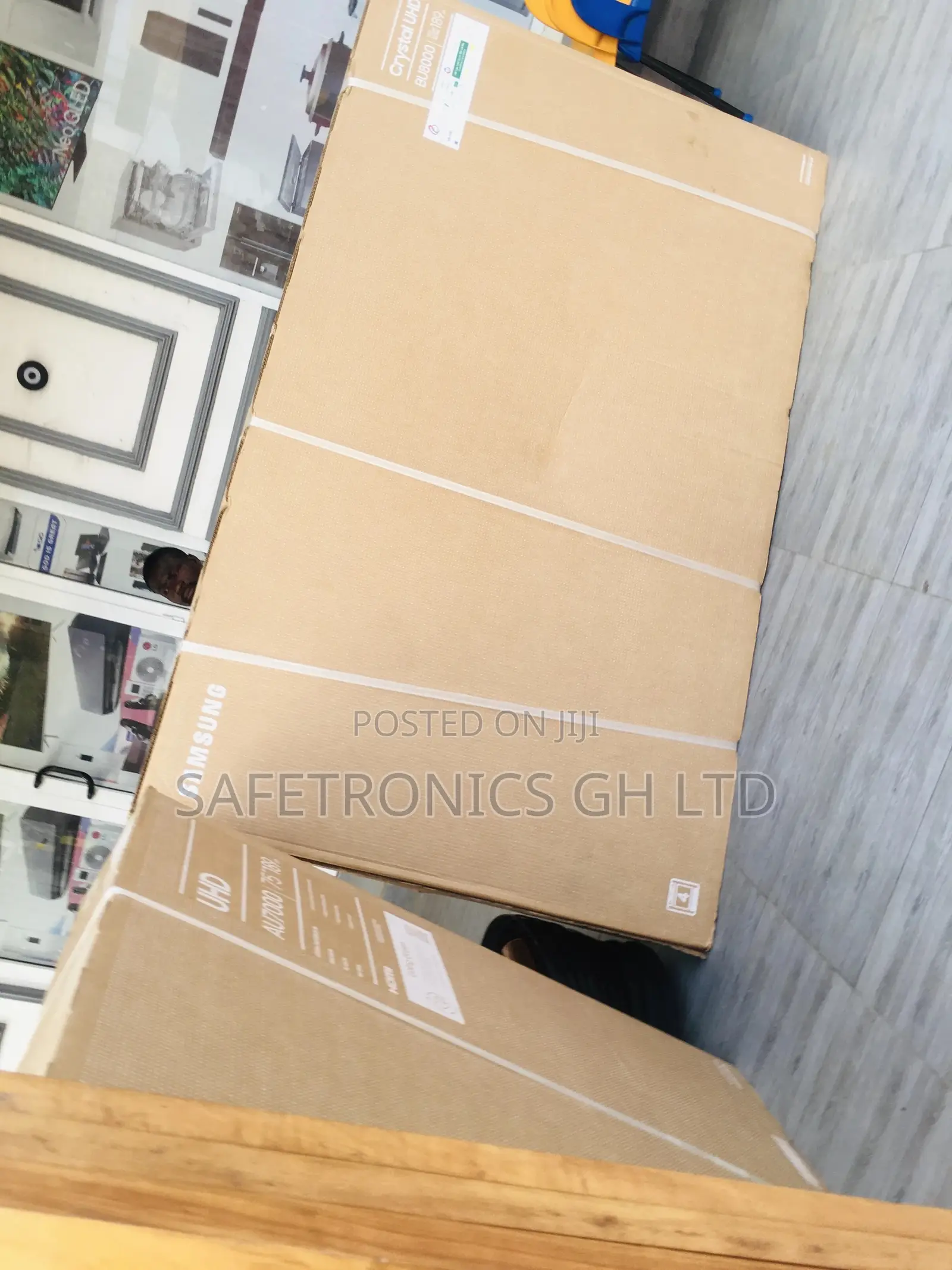 Turn the Fun With Us Led 85” BU80 Samsung TV