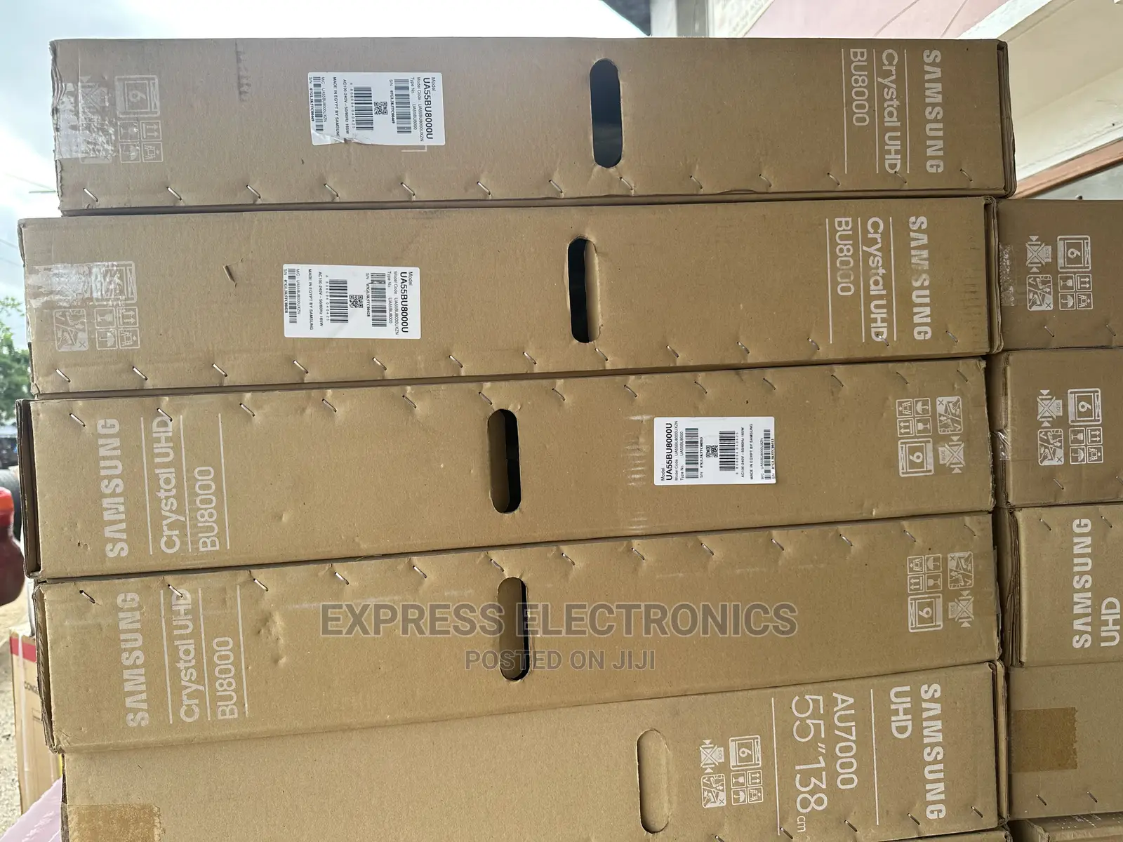 Realistic Shades and Hues UHD Smart Samsung 55”Bu8000 Tv