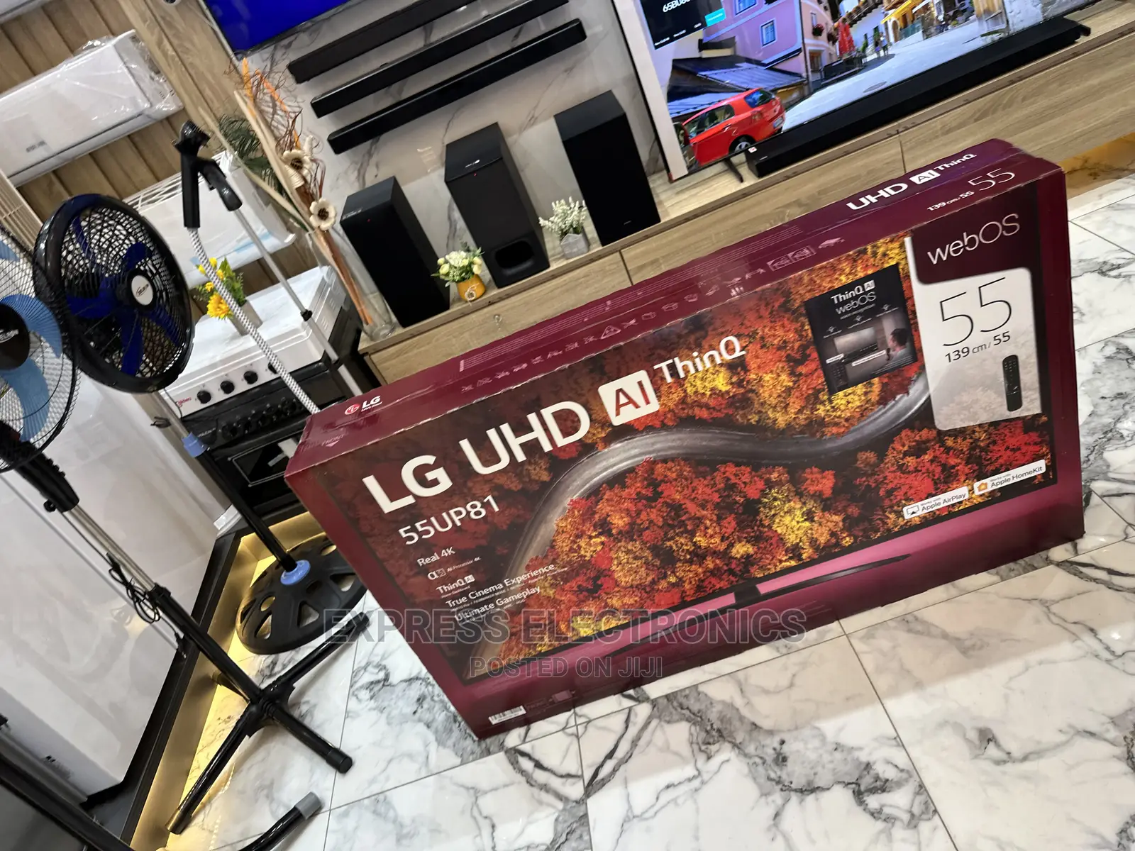 Glossy Black Slim Display UHD LG 55”Up77 Tv