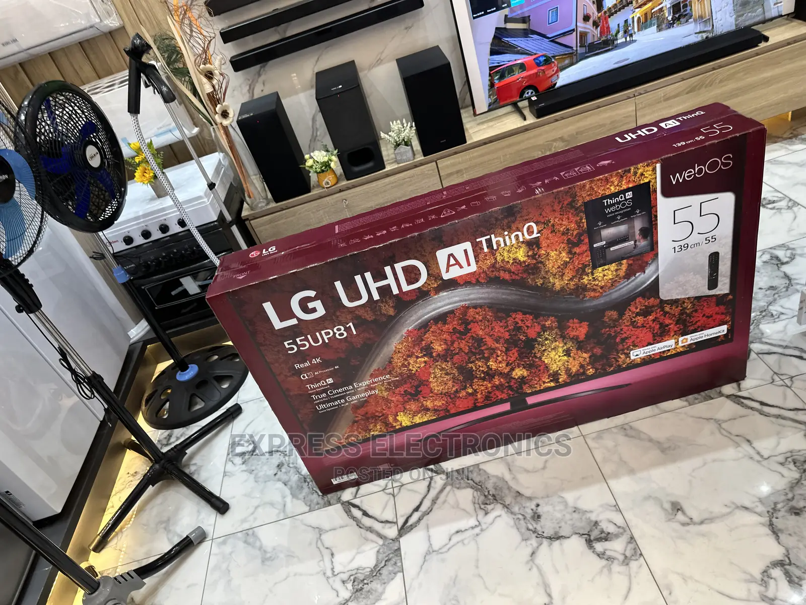 Glossy Black Slim Display UHD LG 55”Up77 Tv