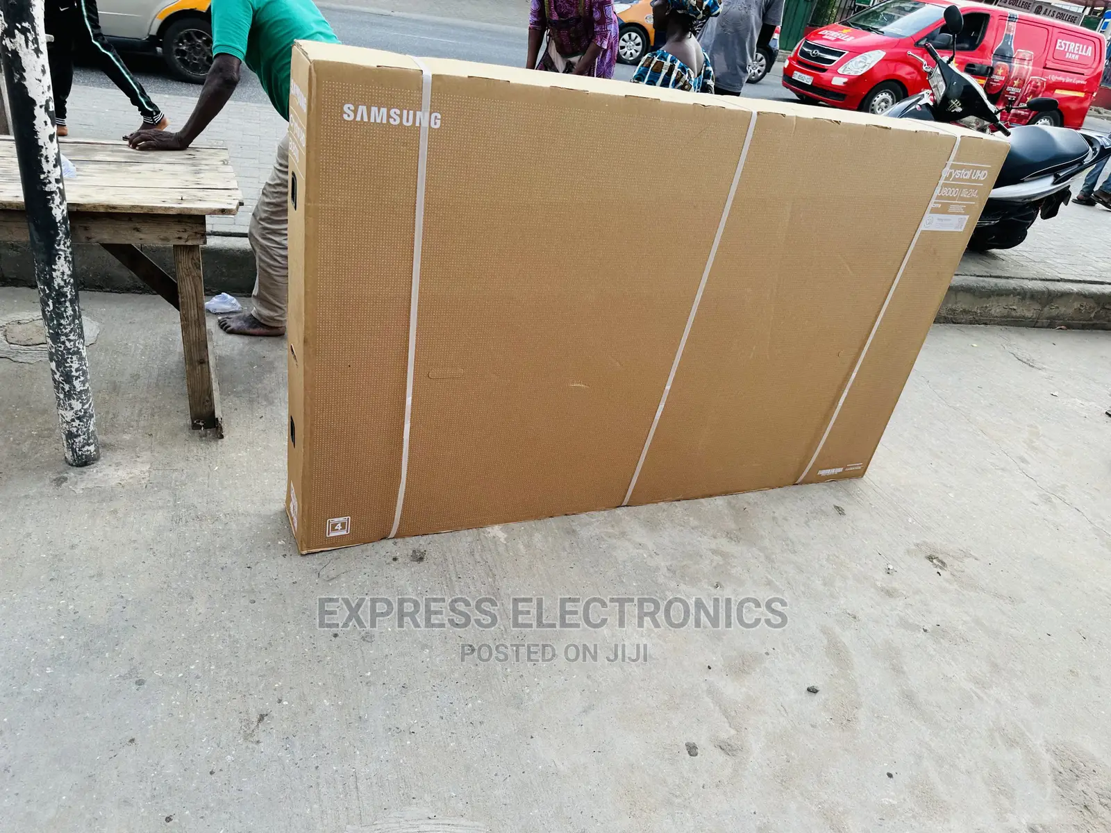 Foreign Standard Sleek 85”Bu8000 UHD Smart Samsung