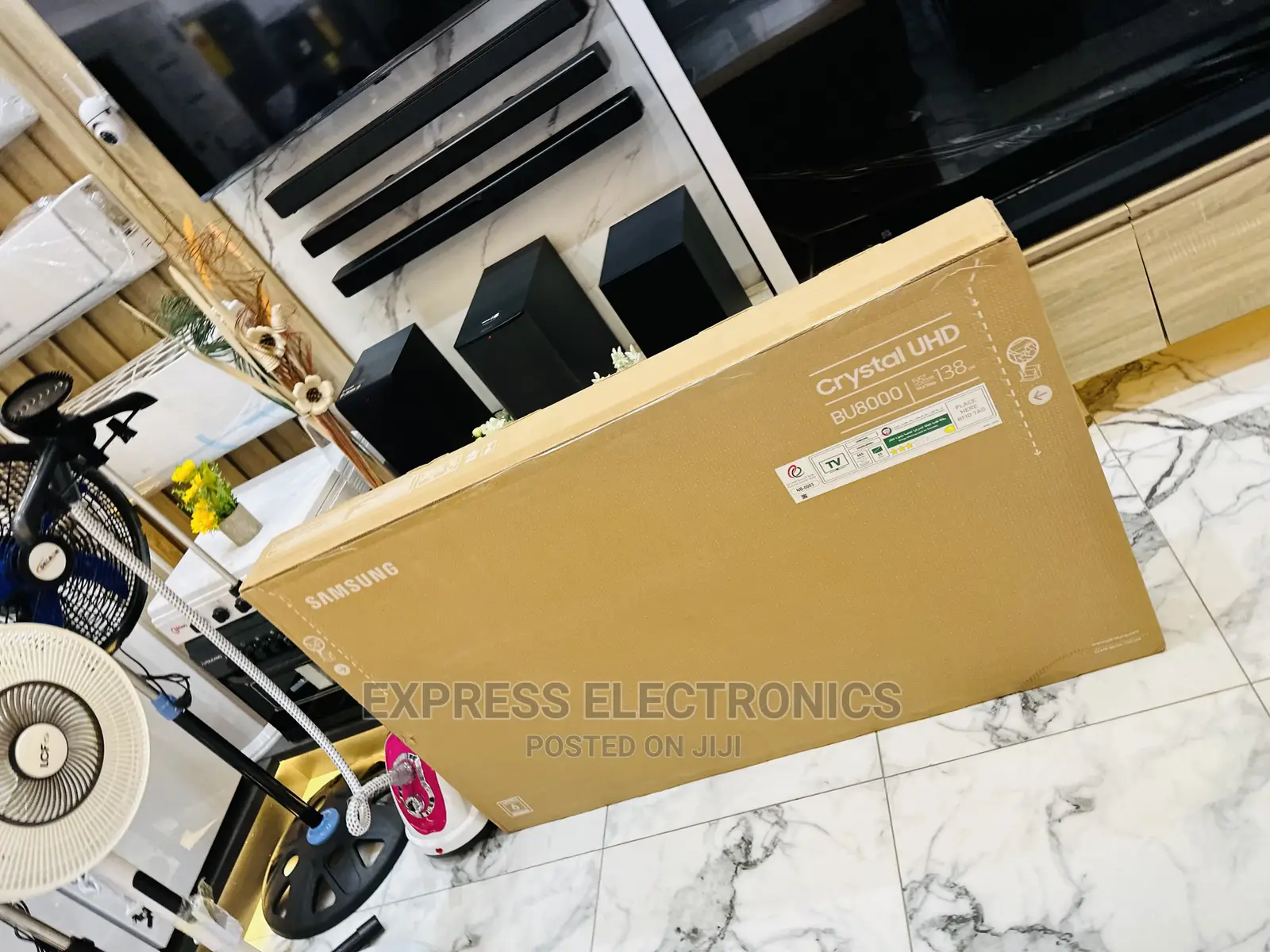 Vivid Wide Enhanced Color UHD 55”Bu8000 LED Samsung Tv