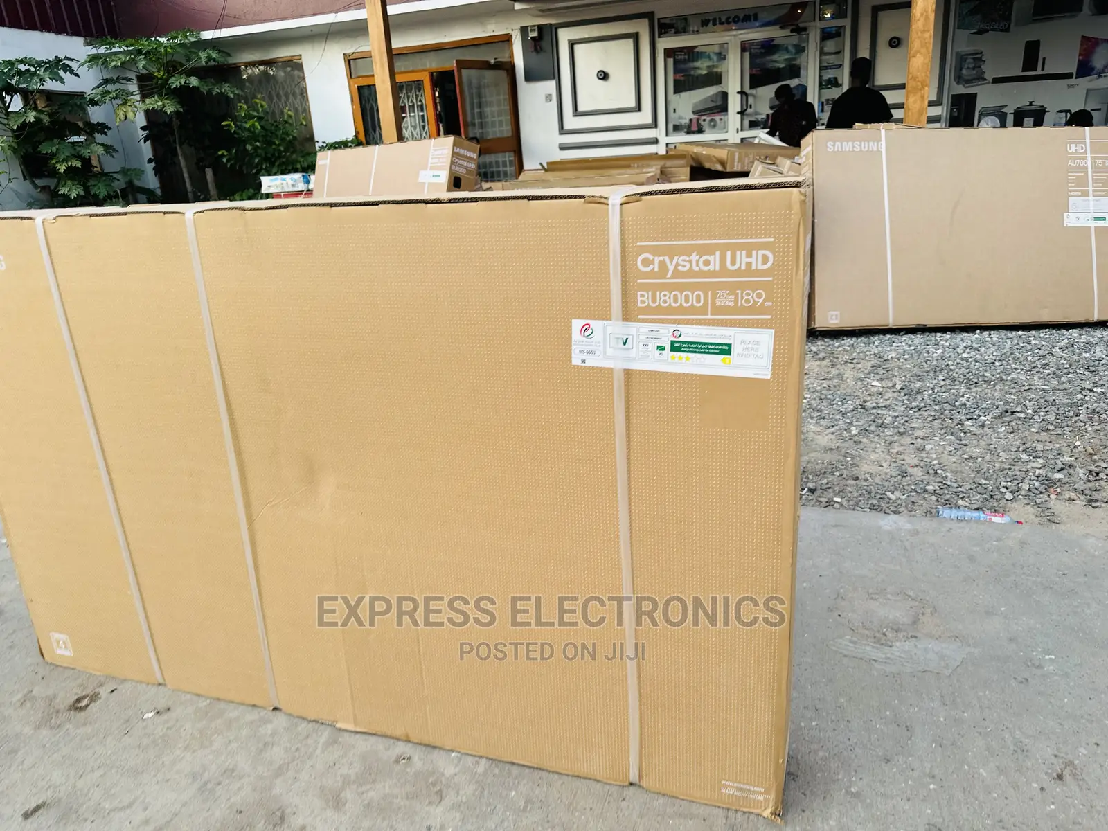 Quad Core Processor UHD Samsung 75”Bu8000 Tv