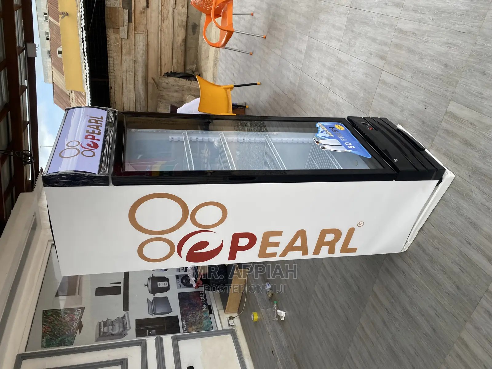 Shop Pearl PVC-28 Display Fridge Beverage Cooler 178 Litres