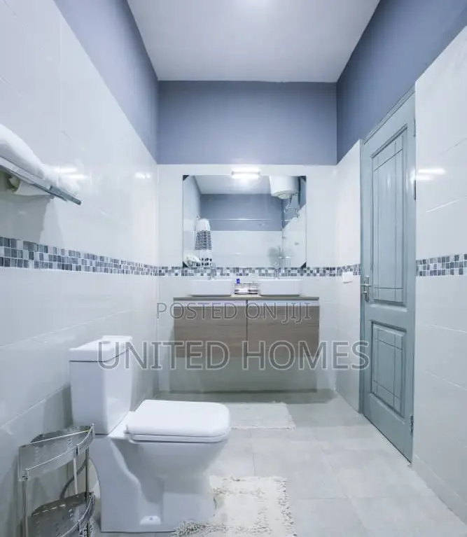 4bdrm Mansion in Pokuase for Sale