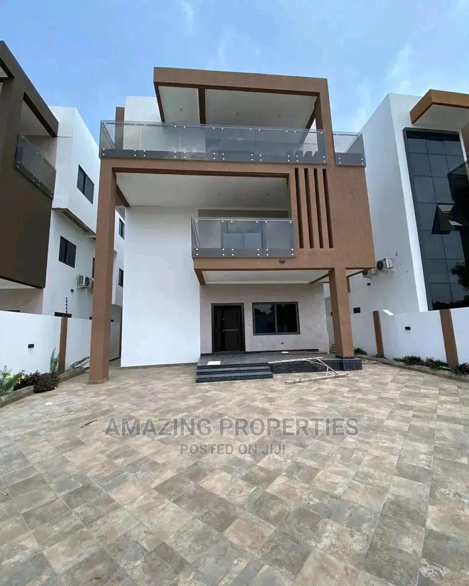 5bdrm House in East Legon for Rent