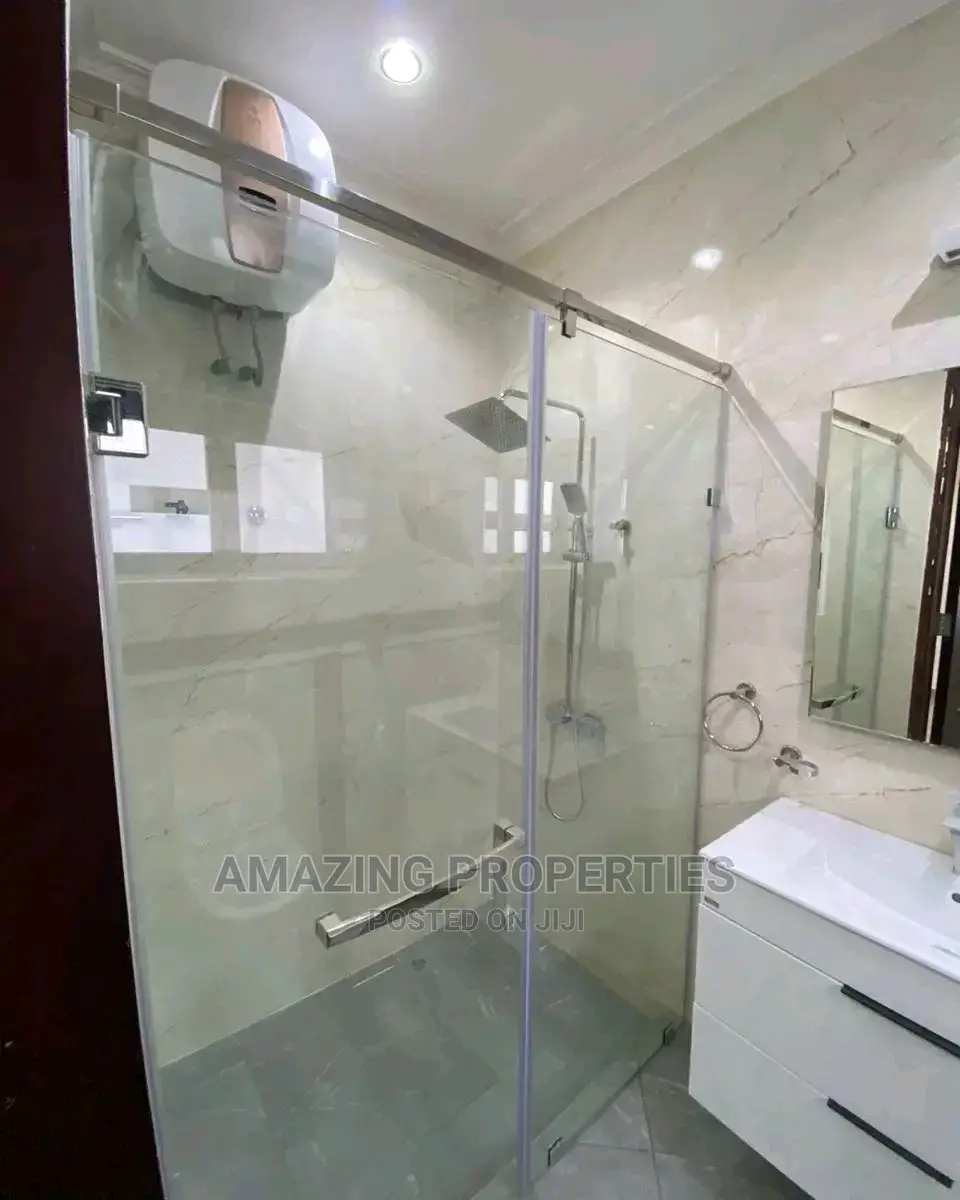 5bdrm House in East Legon for Rent