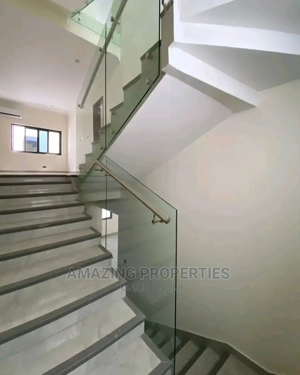 5bdrm House in East Legon for Rent
