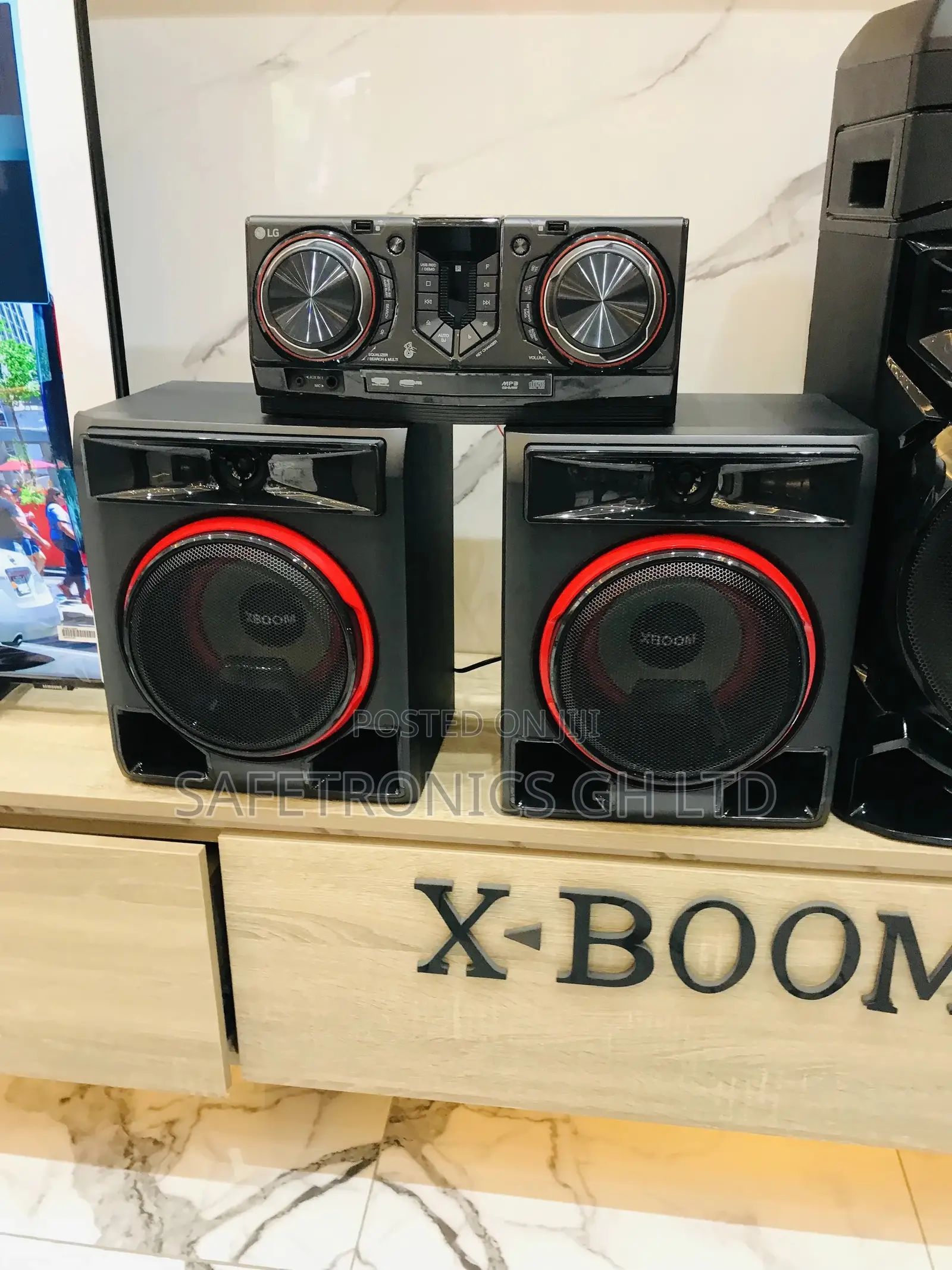 Lg Xboom Cl65 | 950w | 2.2ch | Multi Color Lighting
