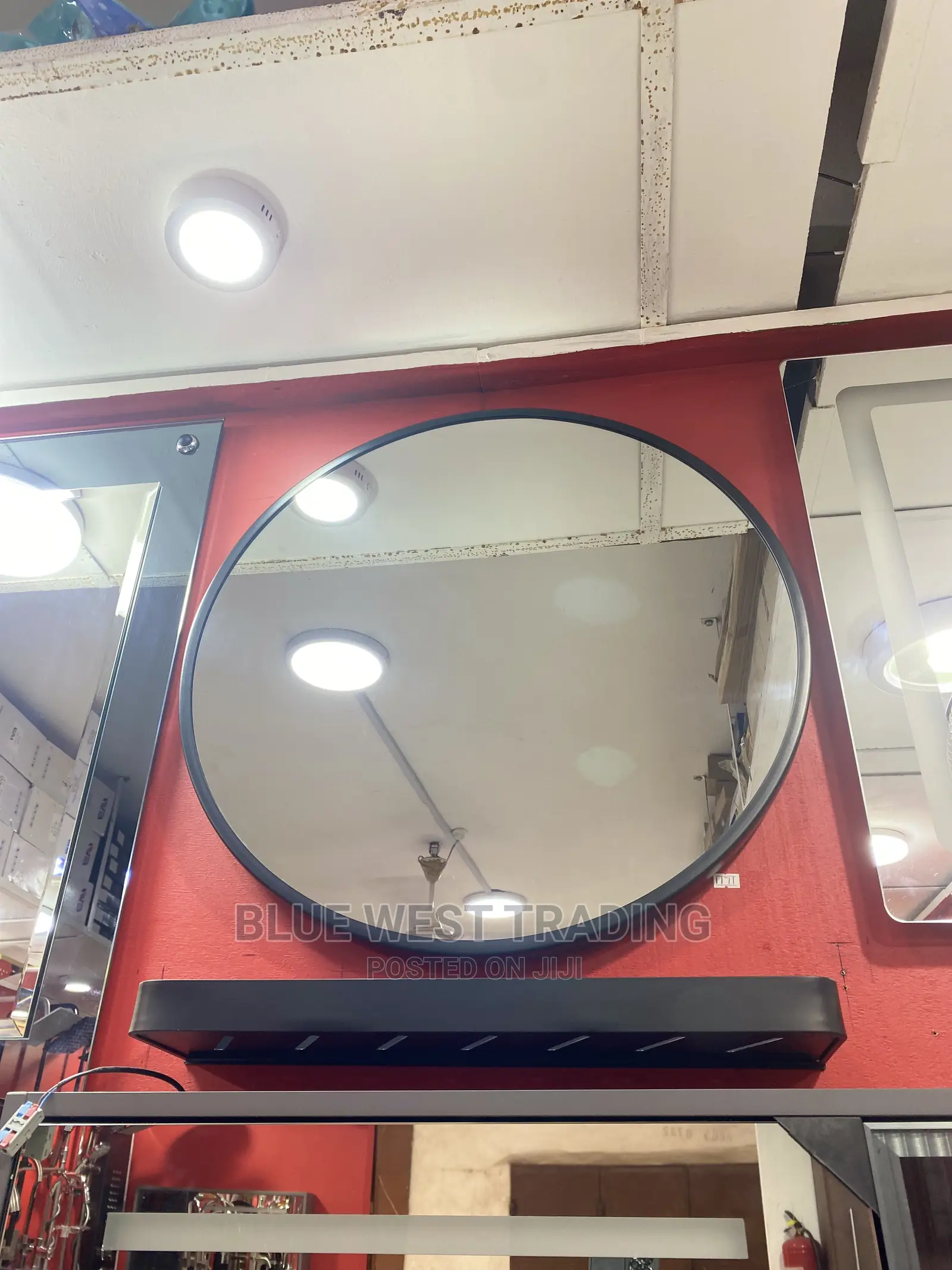 Plastic Edge Round Mirror - Stylish Mirror