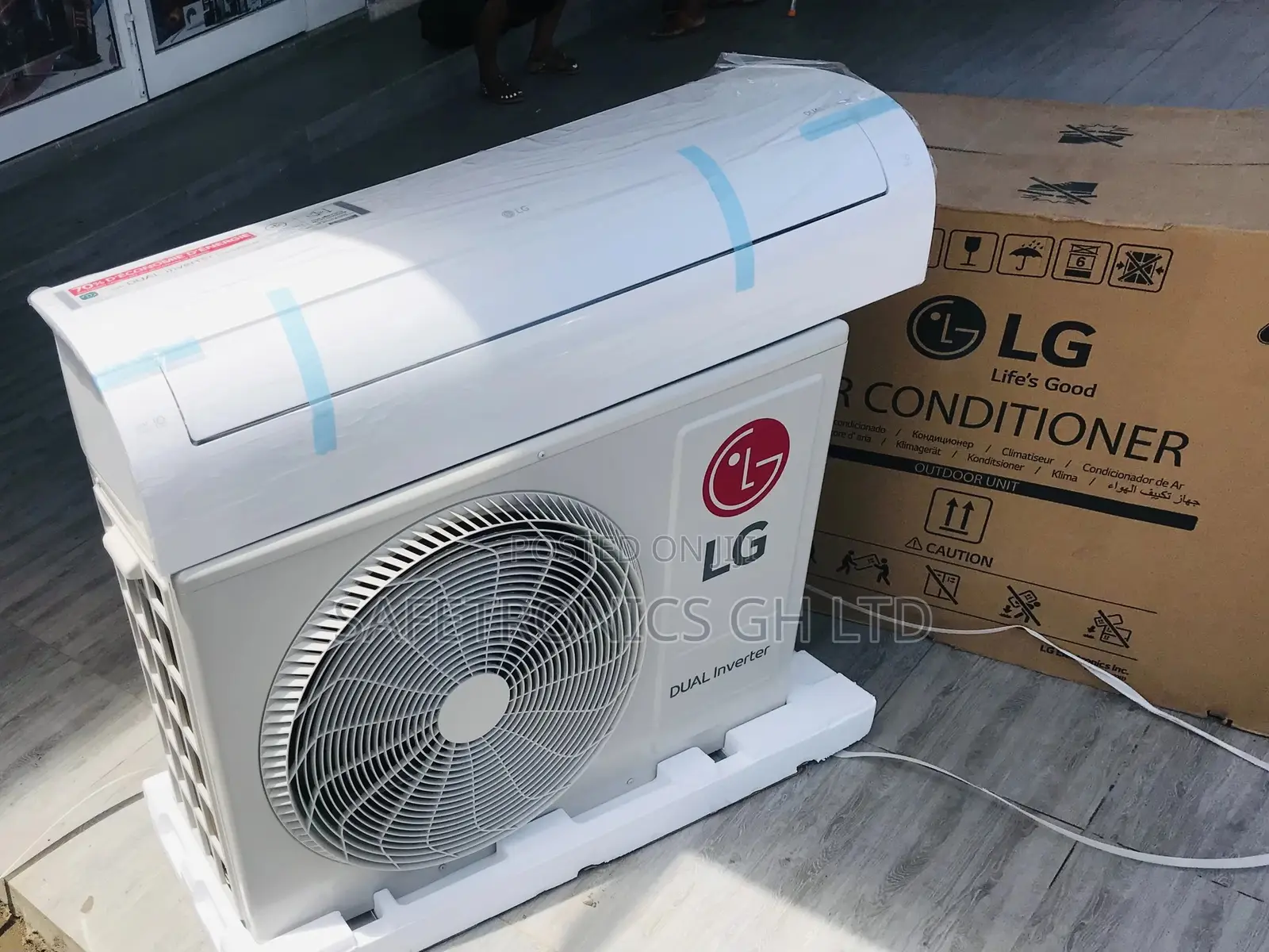 Air Conditioner S4-C12tzcaa LG 1.5hp R410 Fast Cooling 