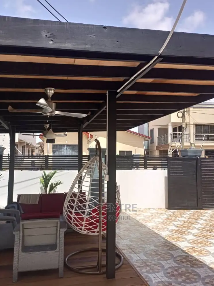 Morden Pergola