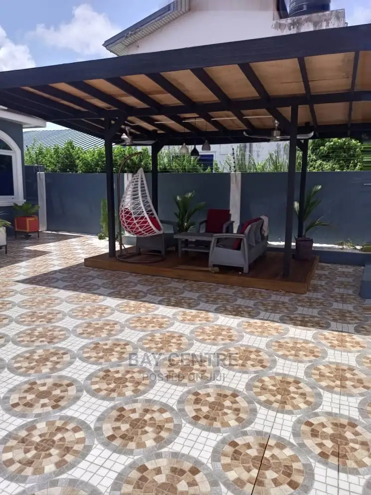 Morden Pergola