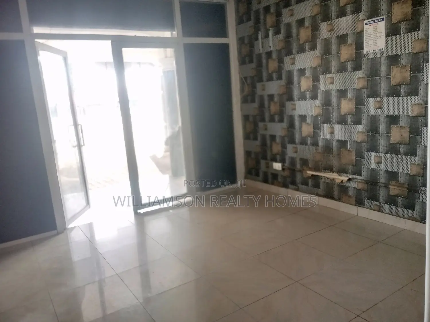Busy Store/Shop/Office Space/Showroom