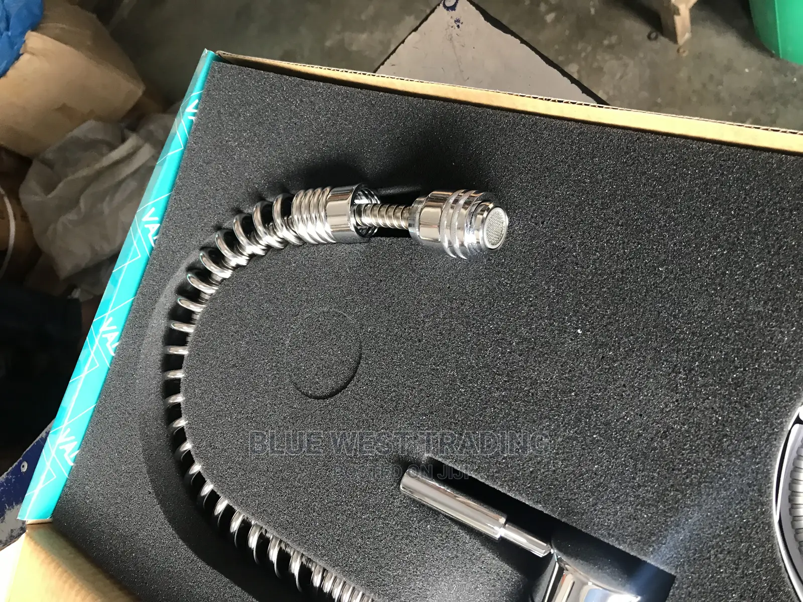 Pull Out Sink Tap - Pull Out Sink Faucet VADO