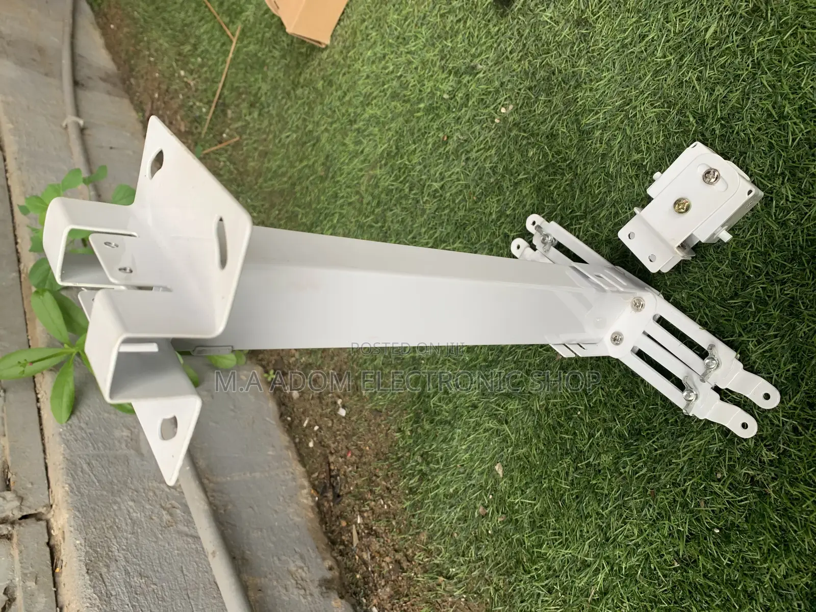Wall / Ceiling Projector Mount