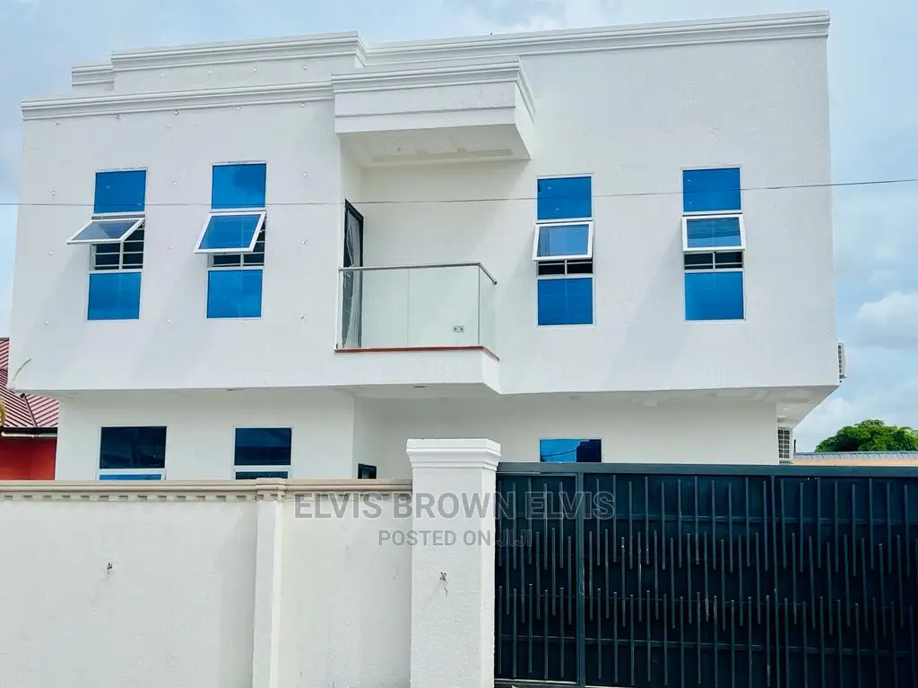3bdrm Duplex in Living Large, Adenta for sale