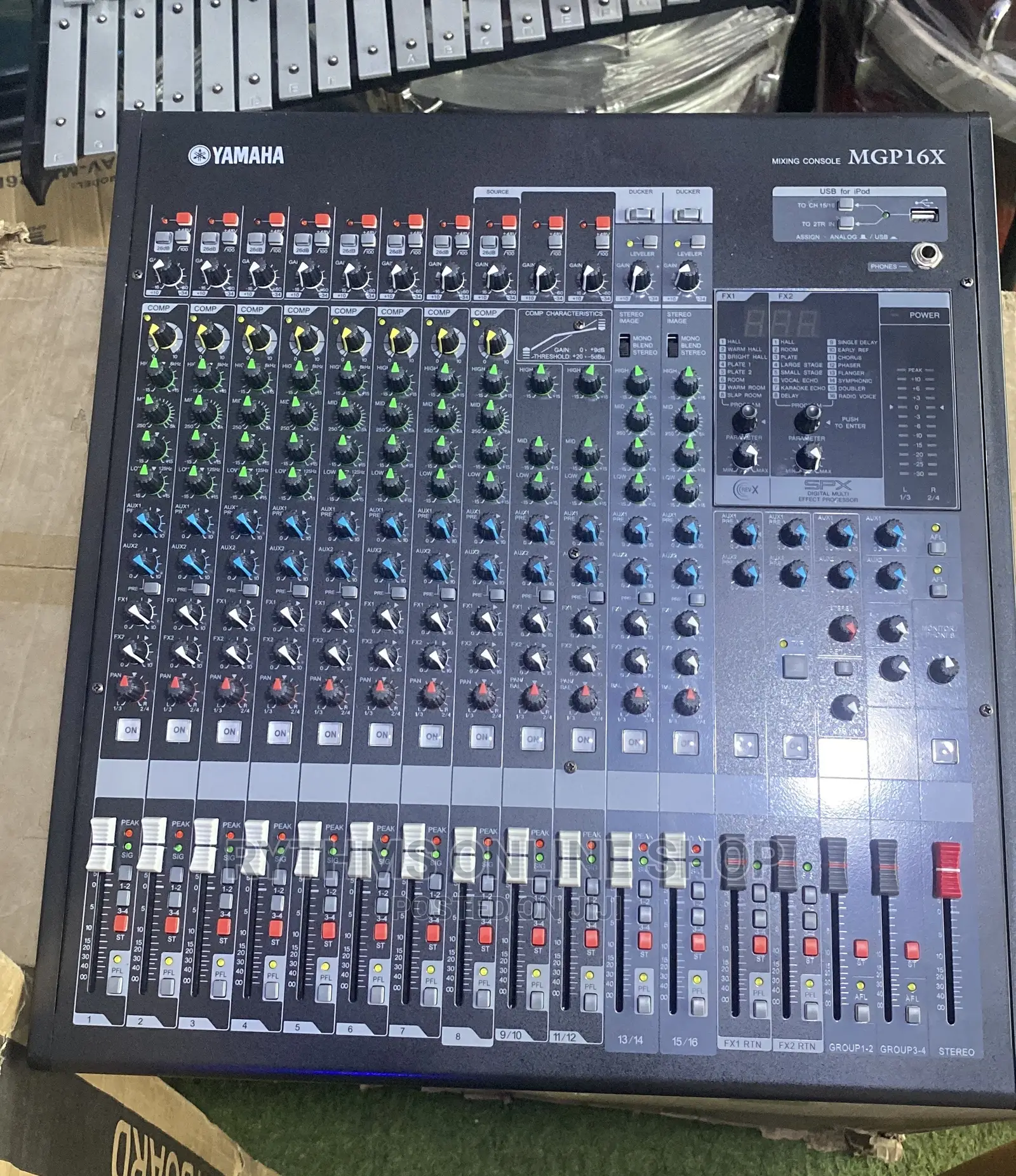 Yamaha MGP16X Mixing Console