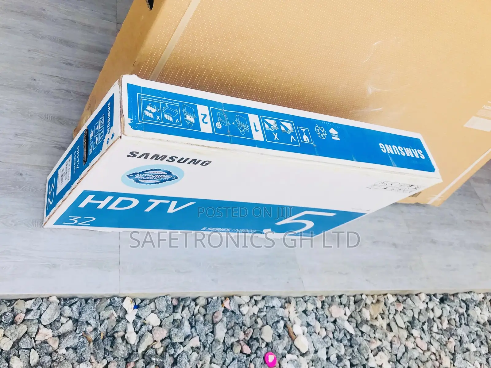 Quality and Best Samsung 32 Inches Glossy LED 