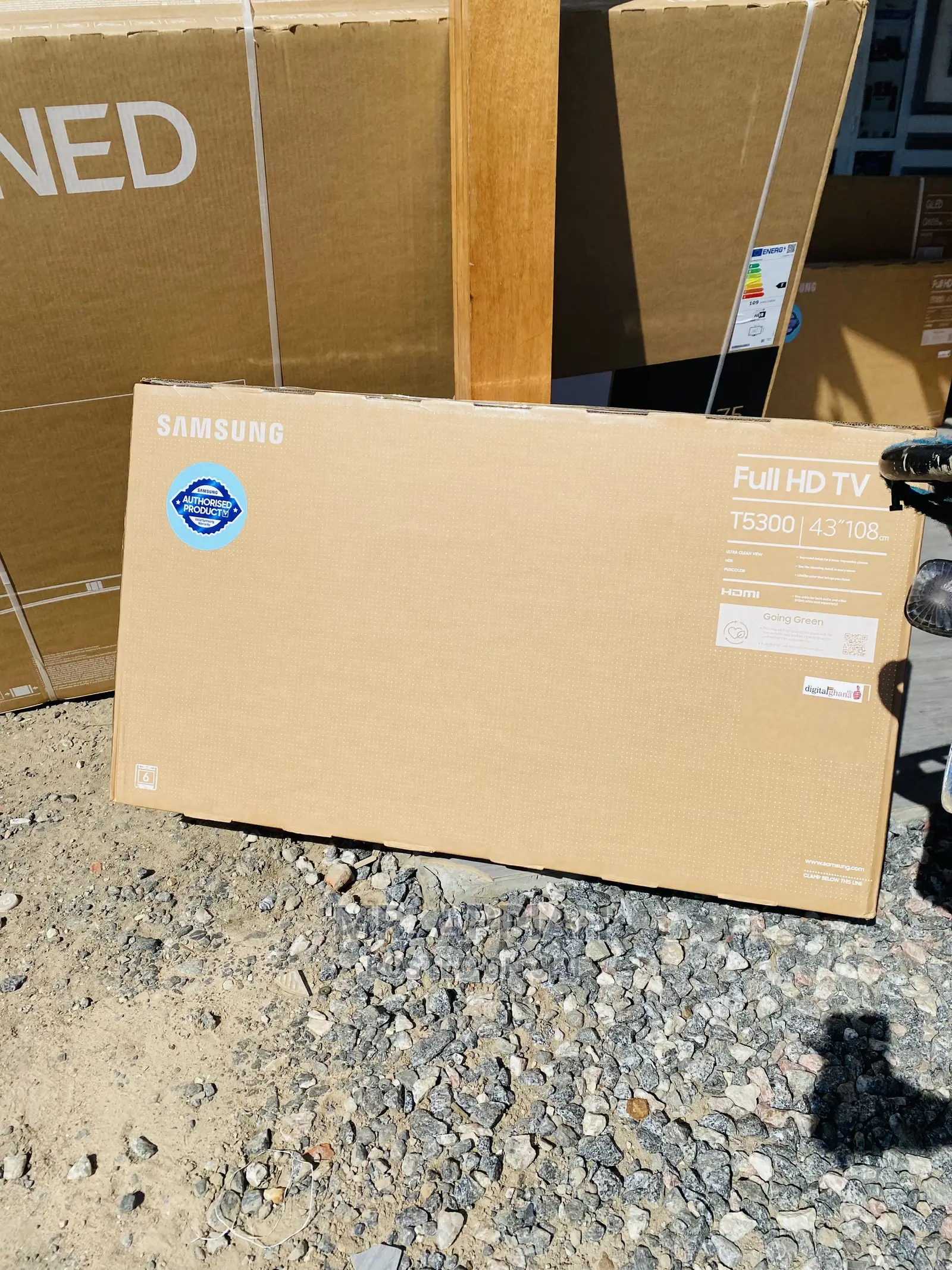 Quality Yet Affordable Samsung 43” Full HD LED Tv(43B8072)