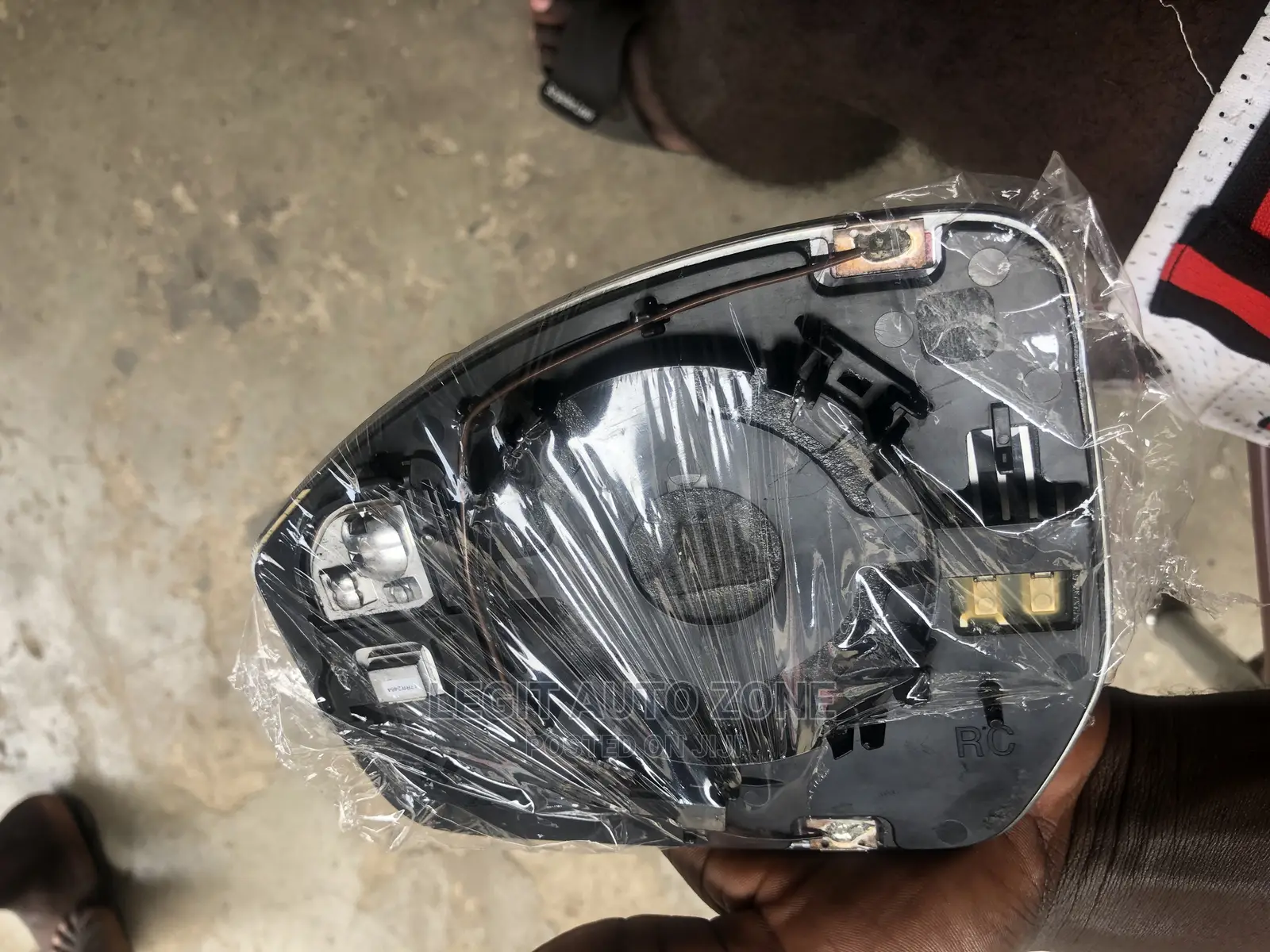 Range Rover Velar Mirror With Sensor Available