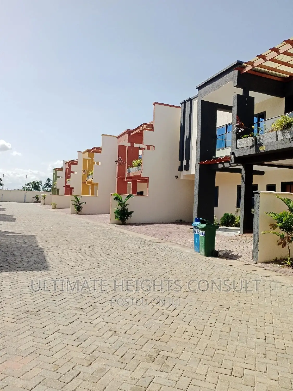 4bdrm Townhouse/Terrace in Achimota Mile 7 for Sale