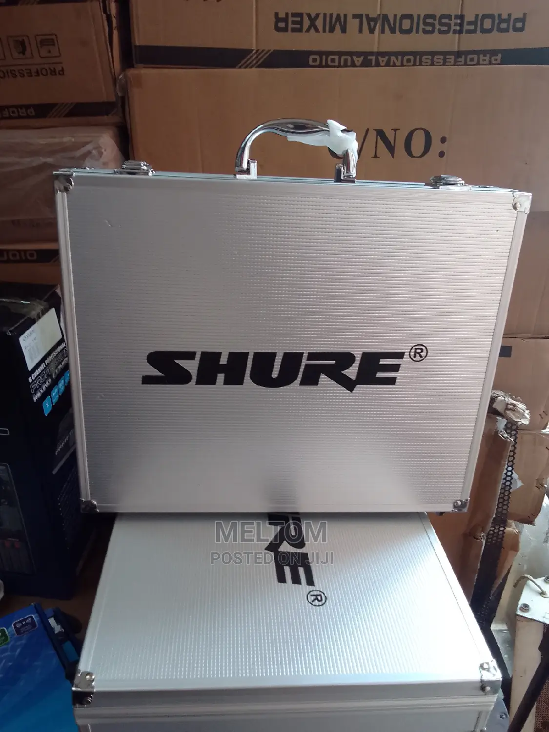 Shure Ut-282 2in1 Briefcased Wireless Microphones