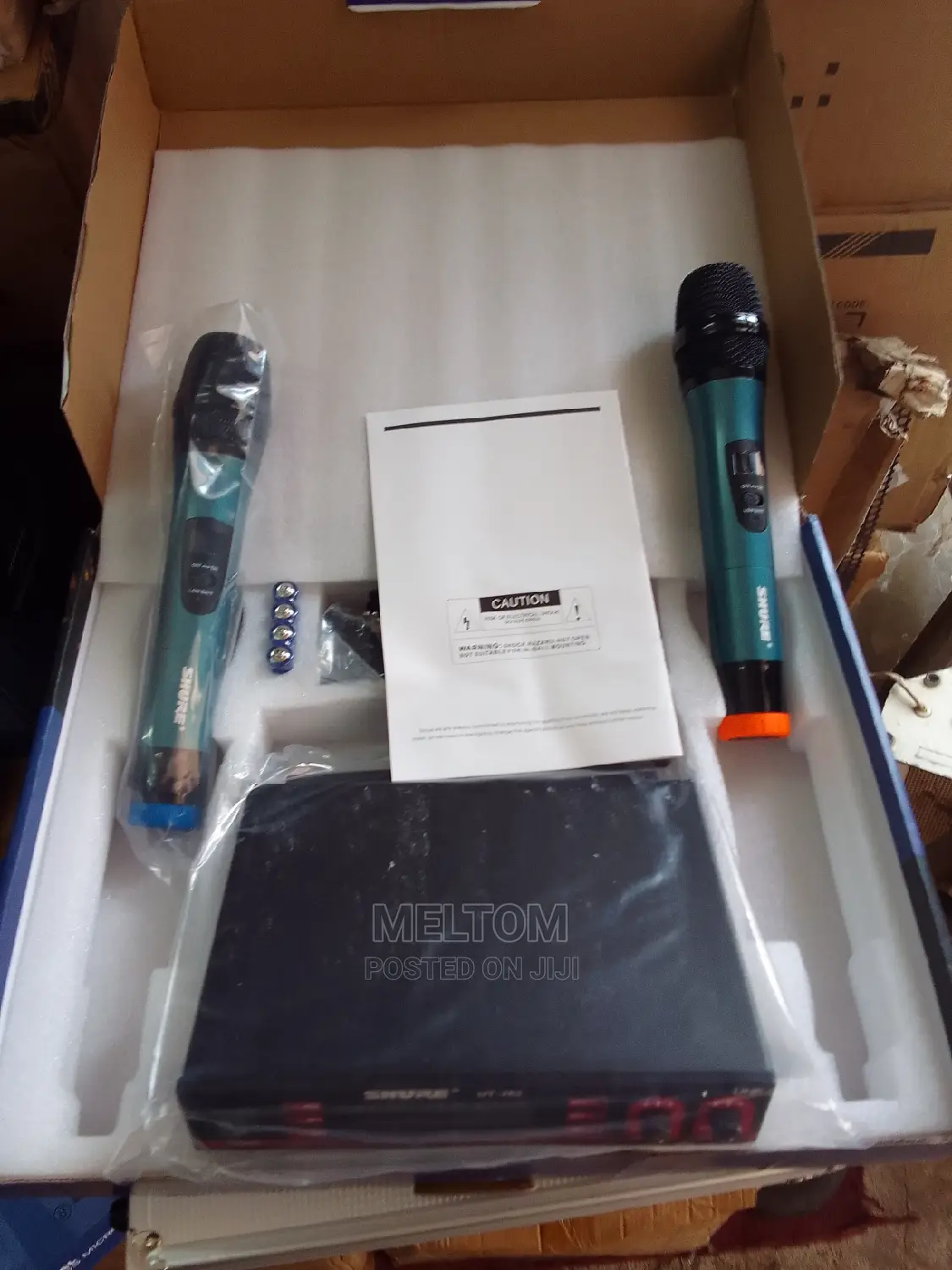 Shure Ut-282 2in1 Briefcased Wireless Microphones