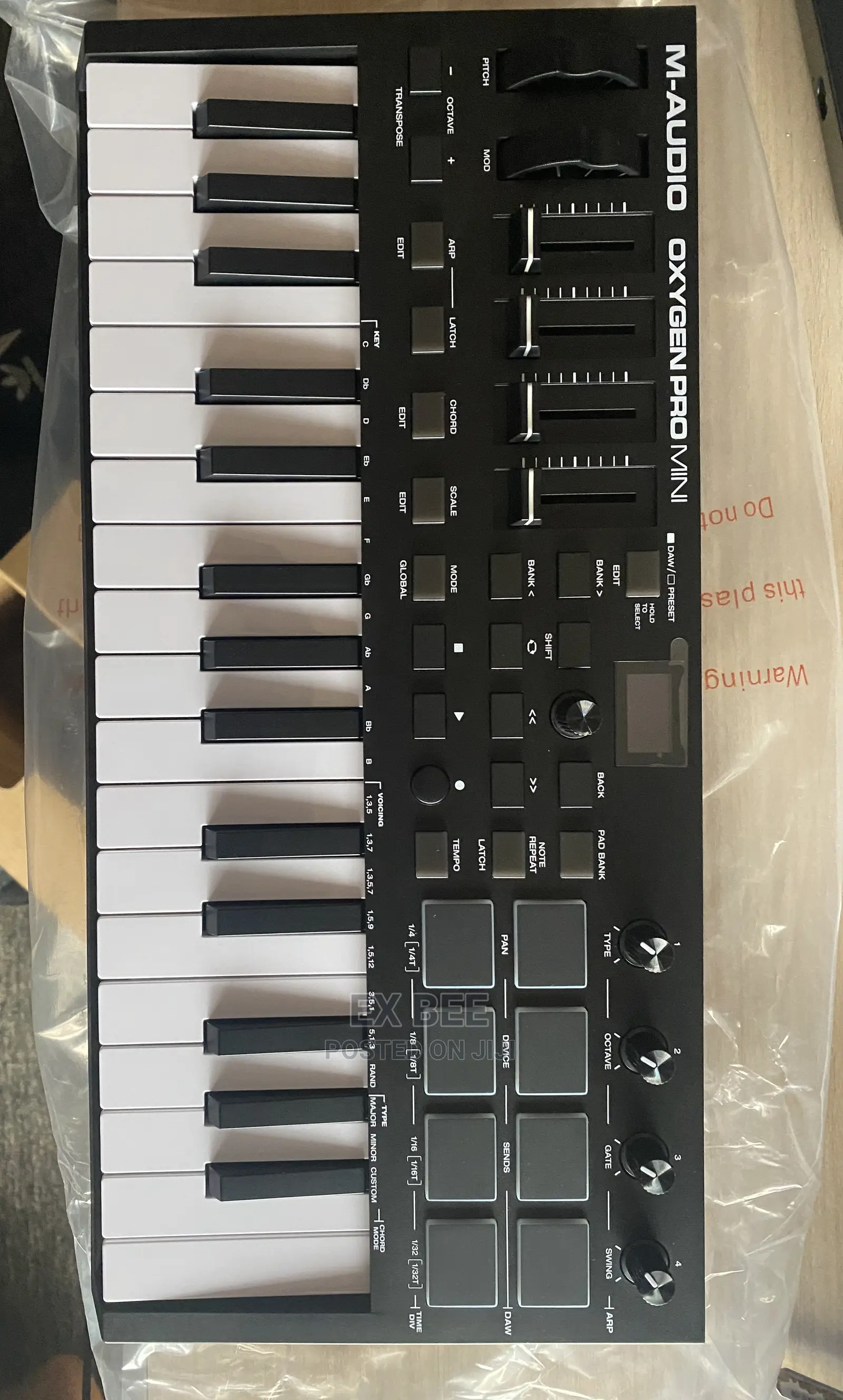 M-Audio Oxygen Pro Mini 32-Mini-Key Keyboard Controller