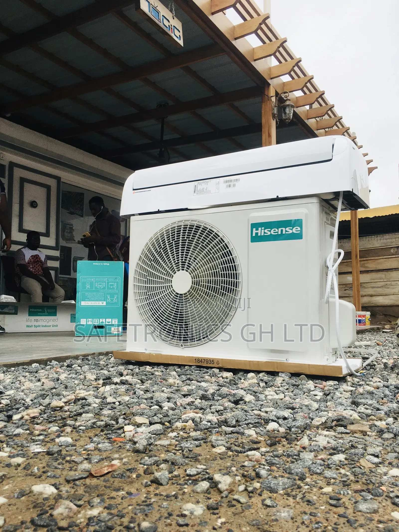 Available 2.5hp Split Airconditioner Hisense R410 