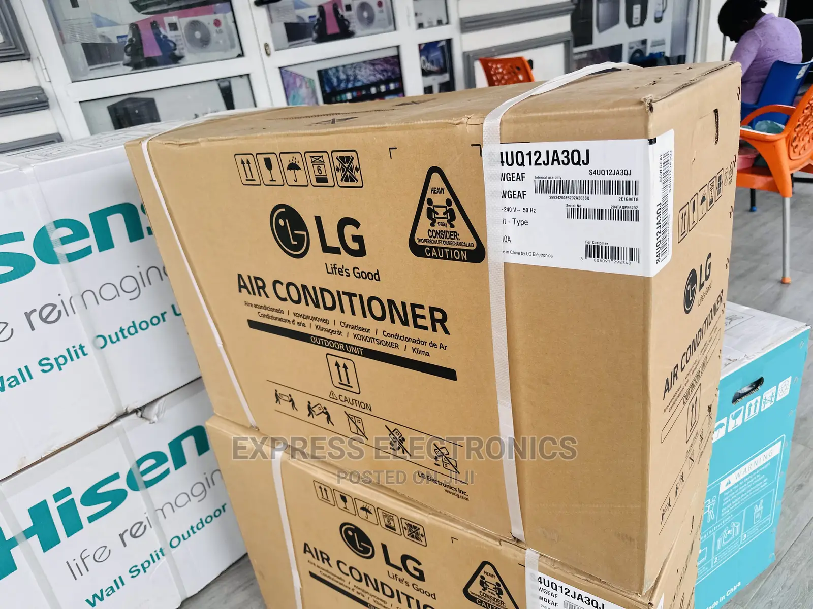 Solid White Dual Inverter Split LG 1.5hp AC