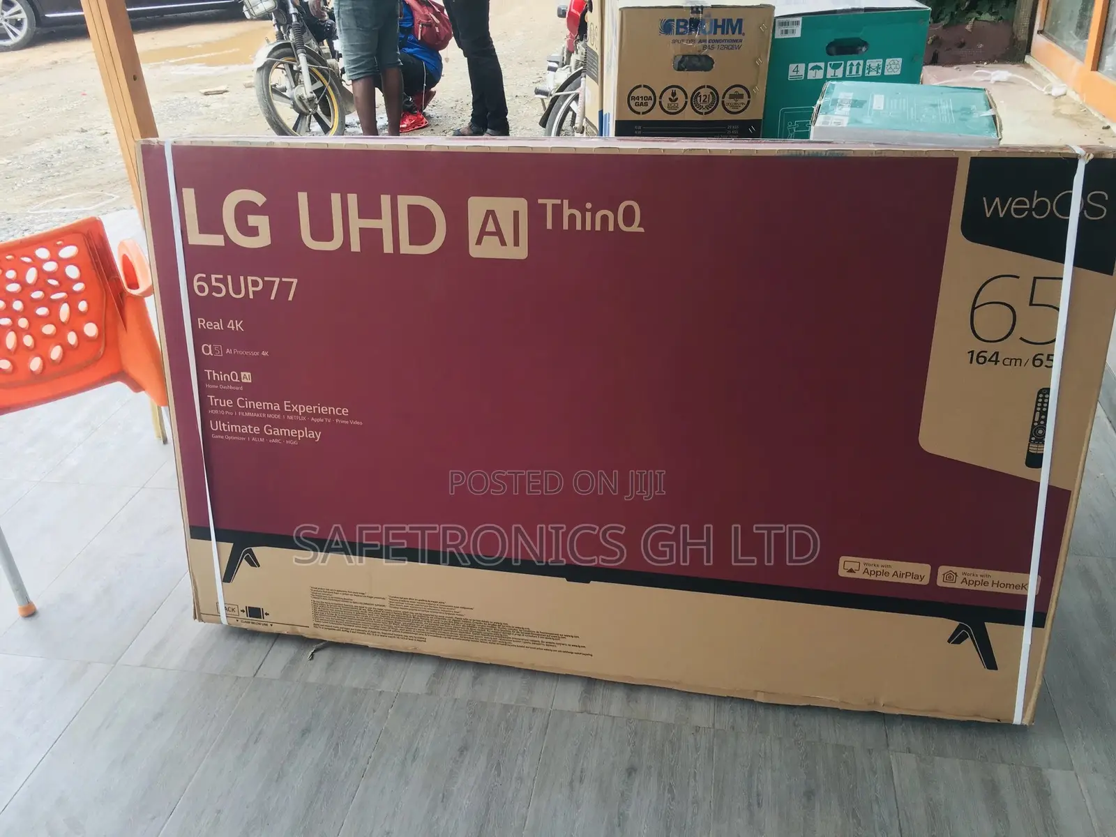 Grab LG UHD LED Glossy 65 Inches Tv 