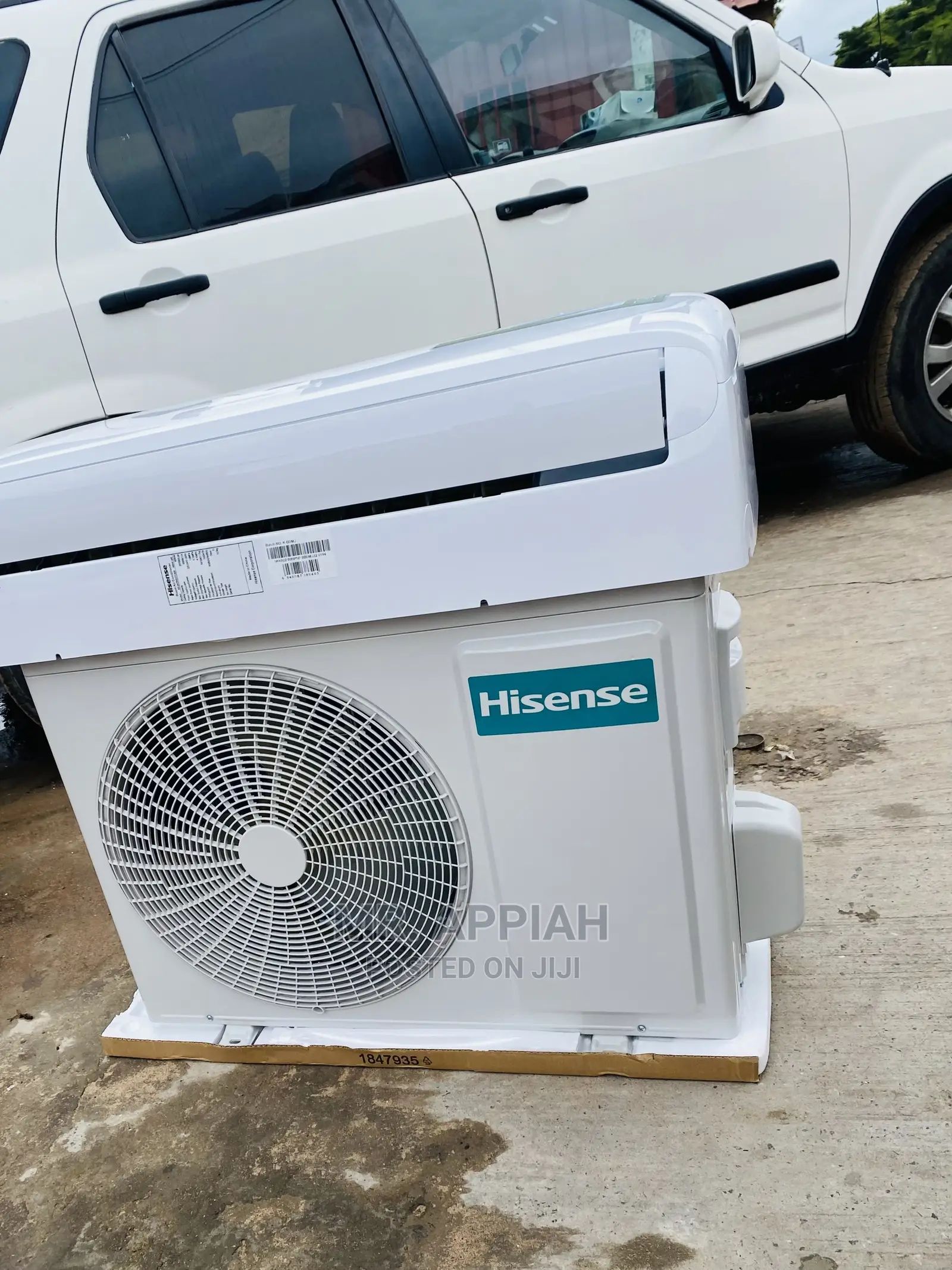 Adorable Hisense Split Type AC at Cool Price,2.5hp,(White)