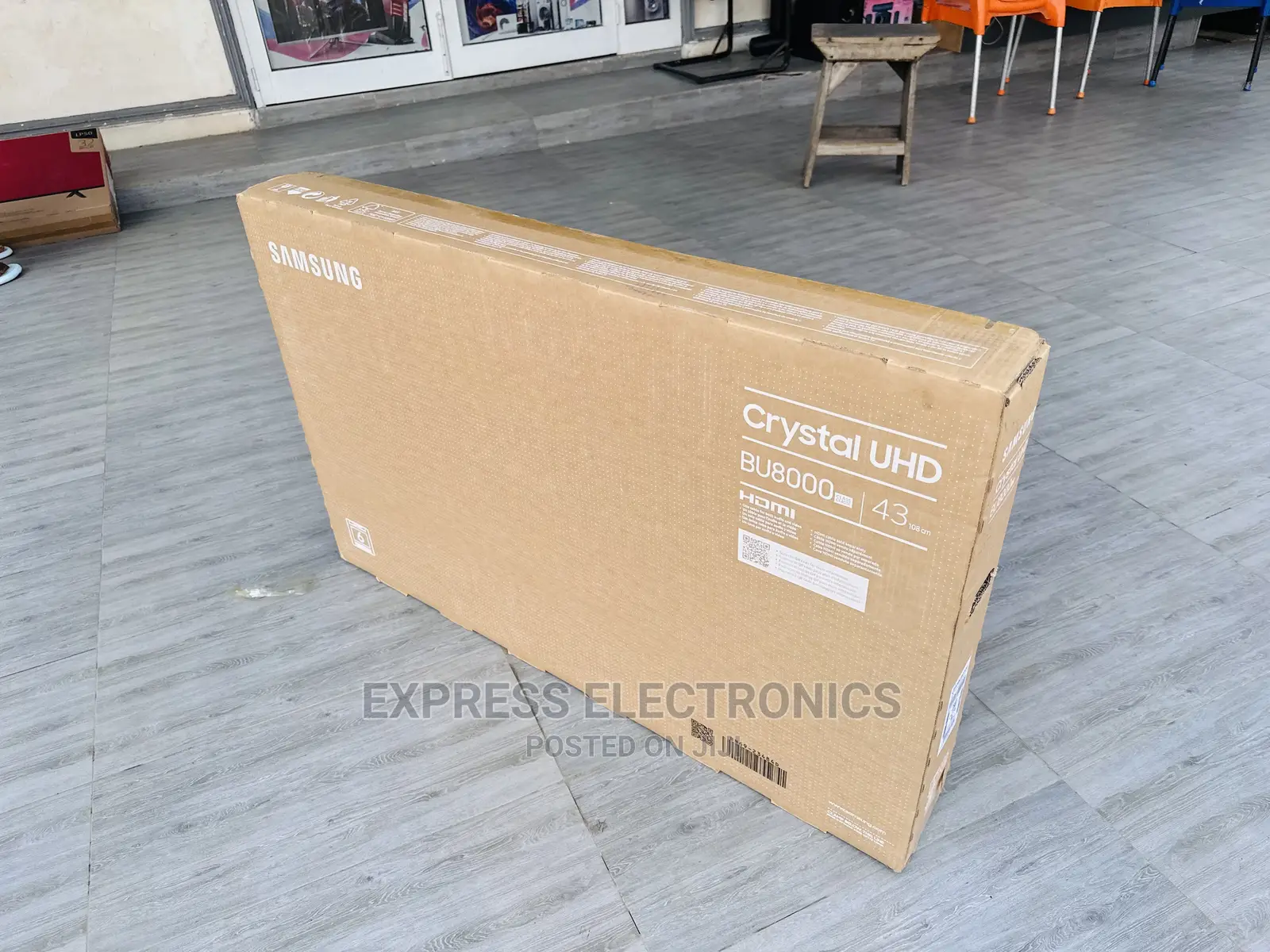 Cute  Bu8082 43”Smart Samsung UHD Screen Tv