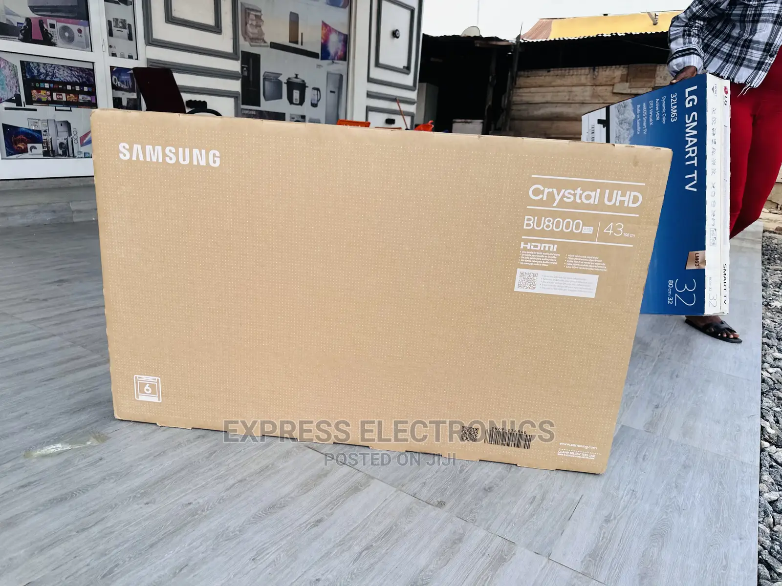 Adorable  New Samsung UHD Smart 43”Bu8072