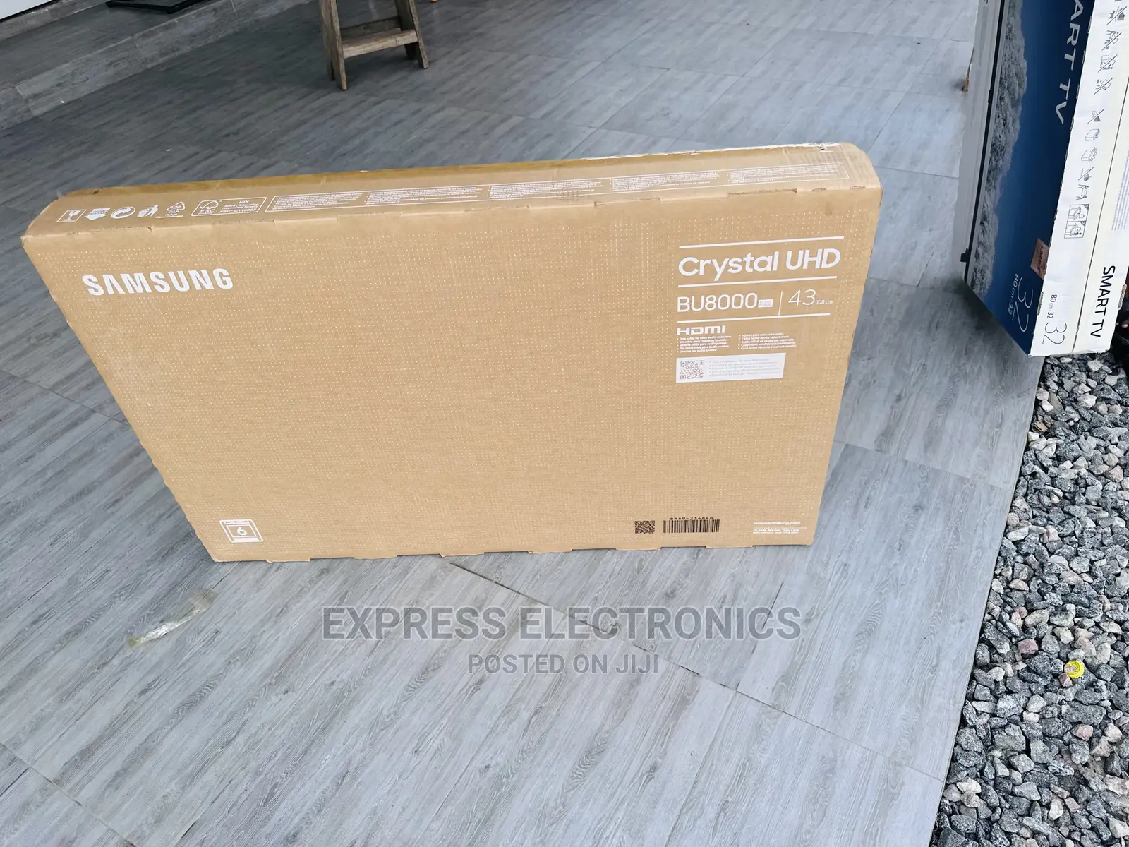 Adorable  New Samsung UHD Smart 43”Bu8072